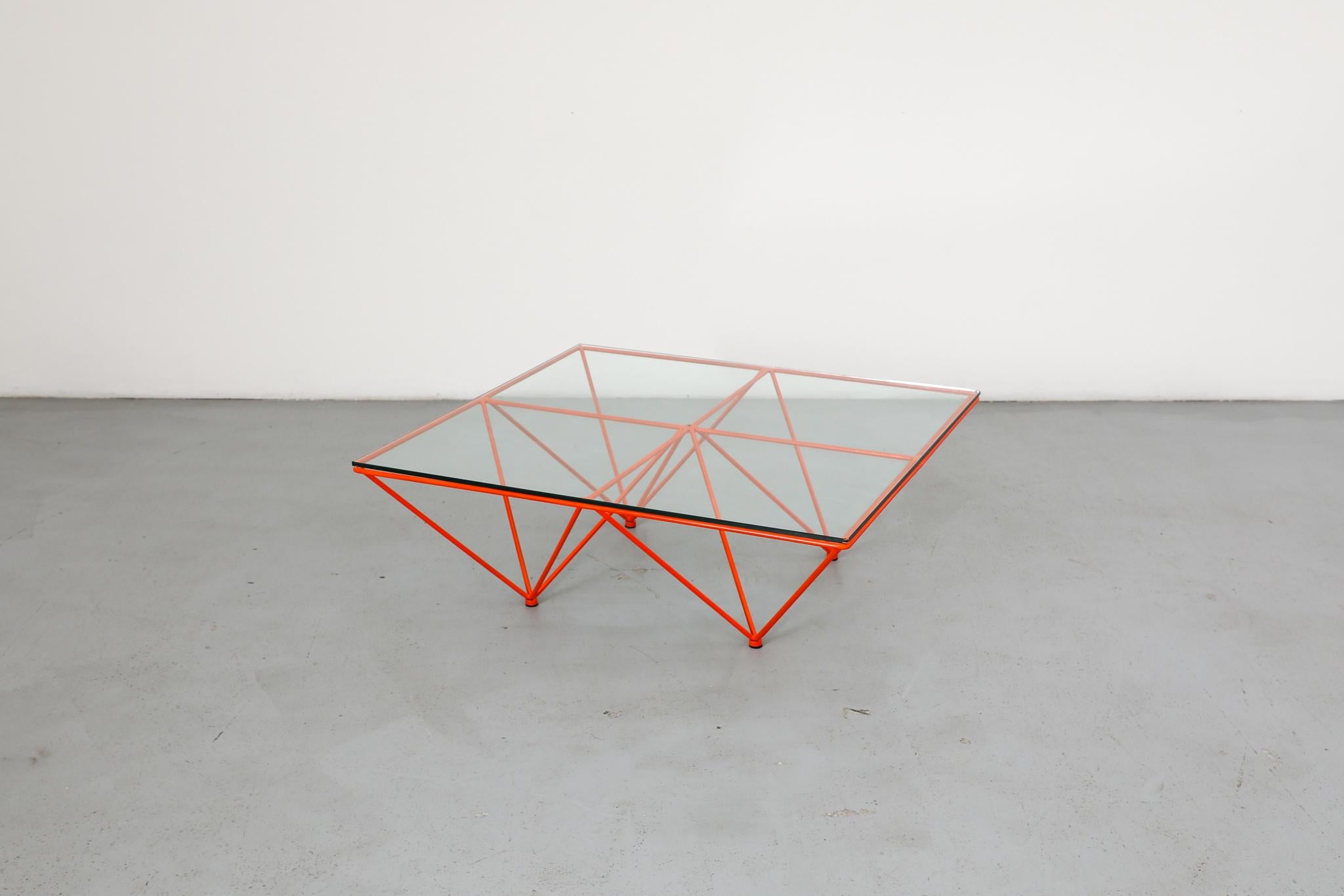 Émaillé Table basse en verre orange psychédélique inspirée du milieu du siècle, style Paolo Piva en vente