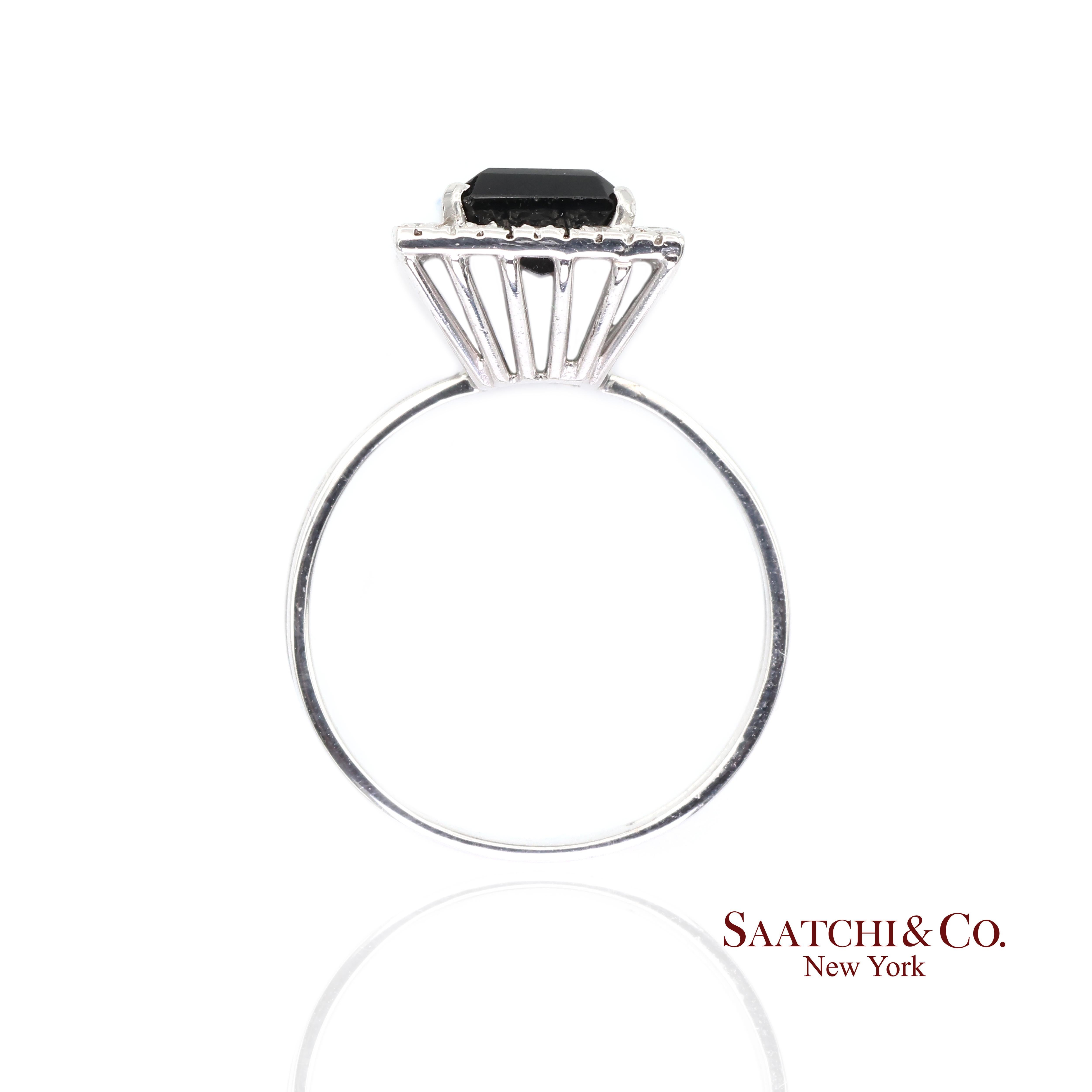 Taille émeraude Pt 900 Bague en tourmaline verte naturelle et diamant naturel en vente