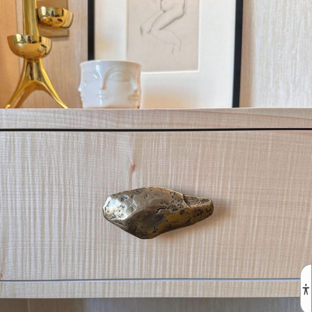 Brass PT/E/03 Cabinet pull in solid brass : Organic forms 11/5 cm For Sale