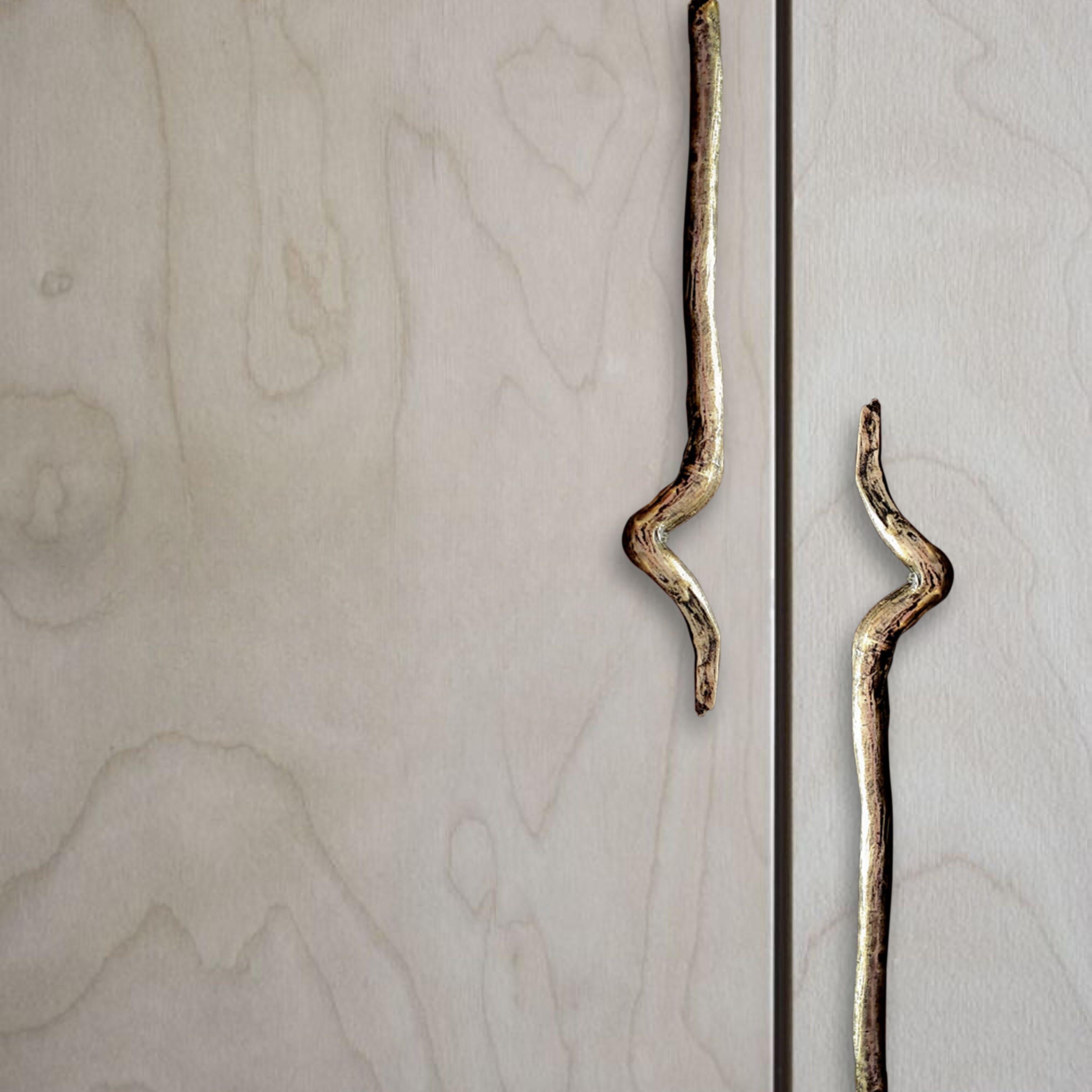Moroccan PT/E/09 Brass door pull: Organic style crafted in an artisan foundry 35.5 cm For Sale