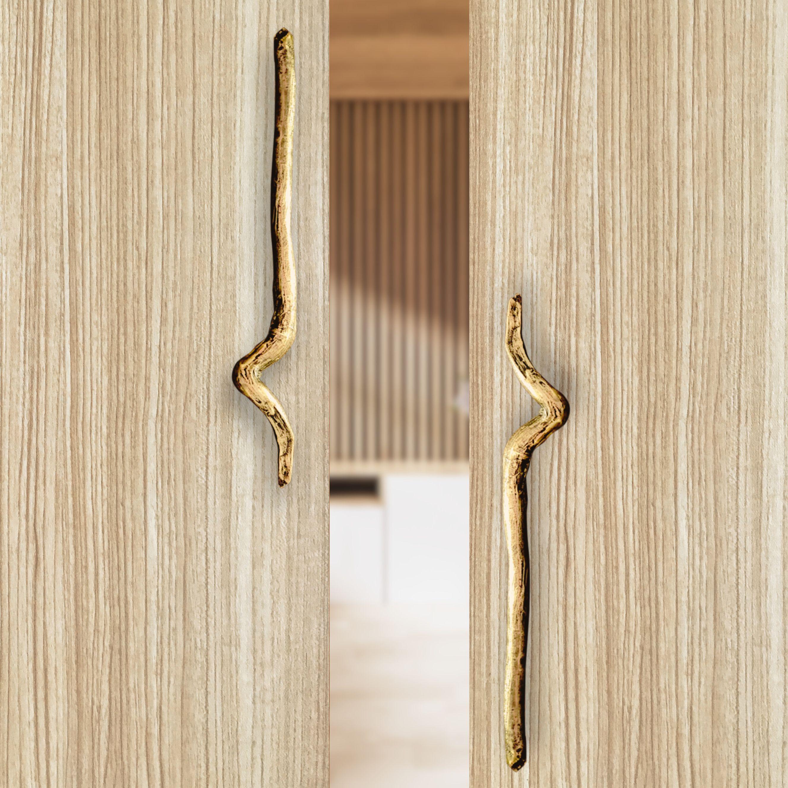 Hand-Crafted PT/E/09 Brass door pull: Organic style crafted in an artisan foundry 35.5 cm For Sale
