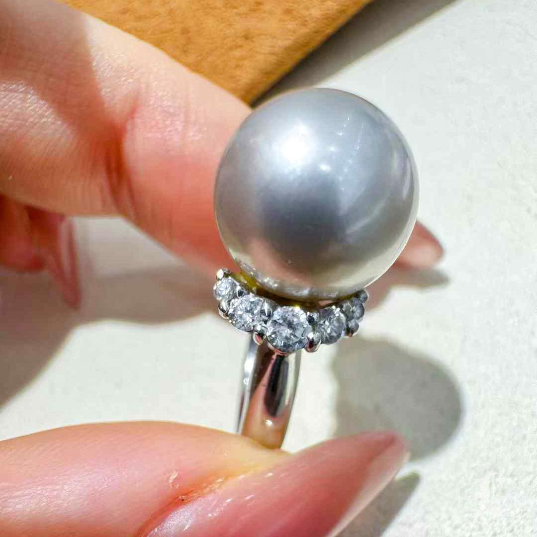 Women's 【Lustre Arc】Classic Diamond Arc AAAA Tahitian Pearl Cocktail Ring in Platinum For Sale