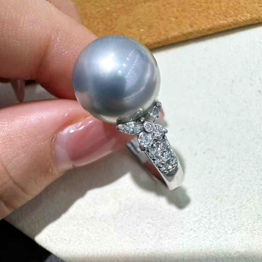 【Vine Symphony】Floral-Crown Aurora Tahitian Pearl Diamond Platinum Ring en vente 1