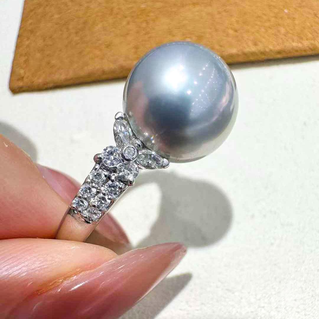 【Vine Symphony】Floral-Crown Aurora Tahitian Pearl Diamond Platinum Ring en vente 2