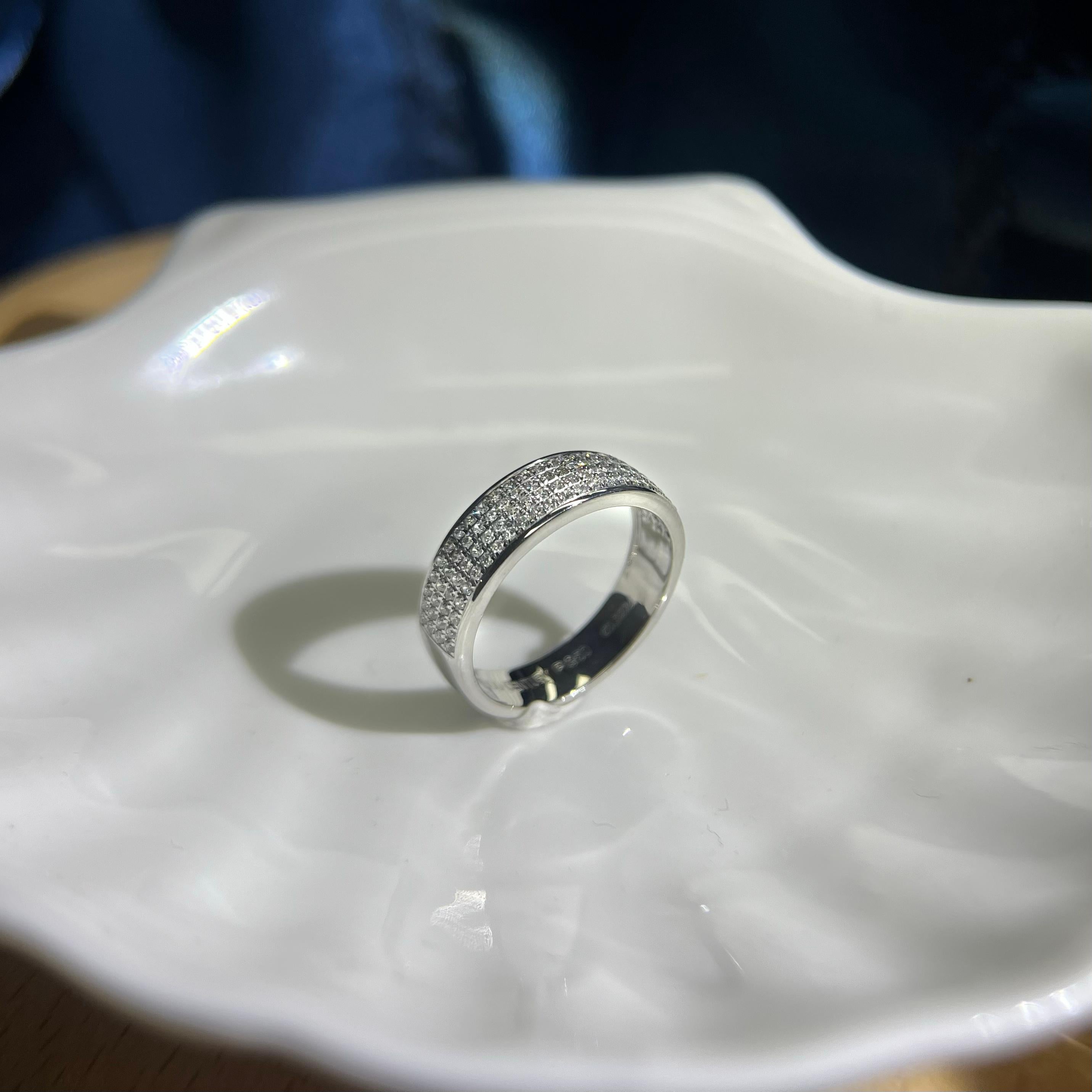 PT950 Platin Natürlicher Diamant Mode-Ring (Rundschliff) im Angebot