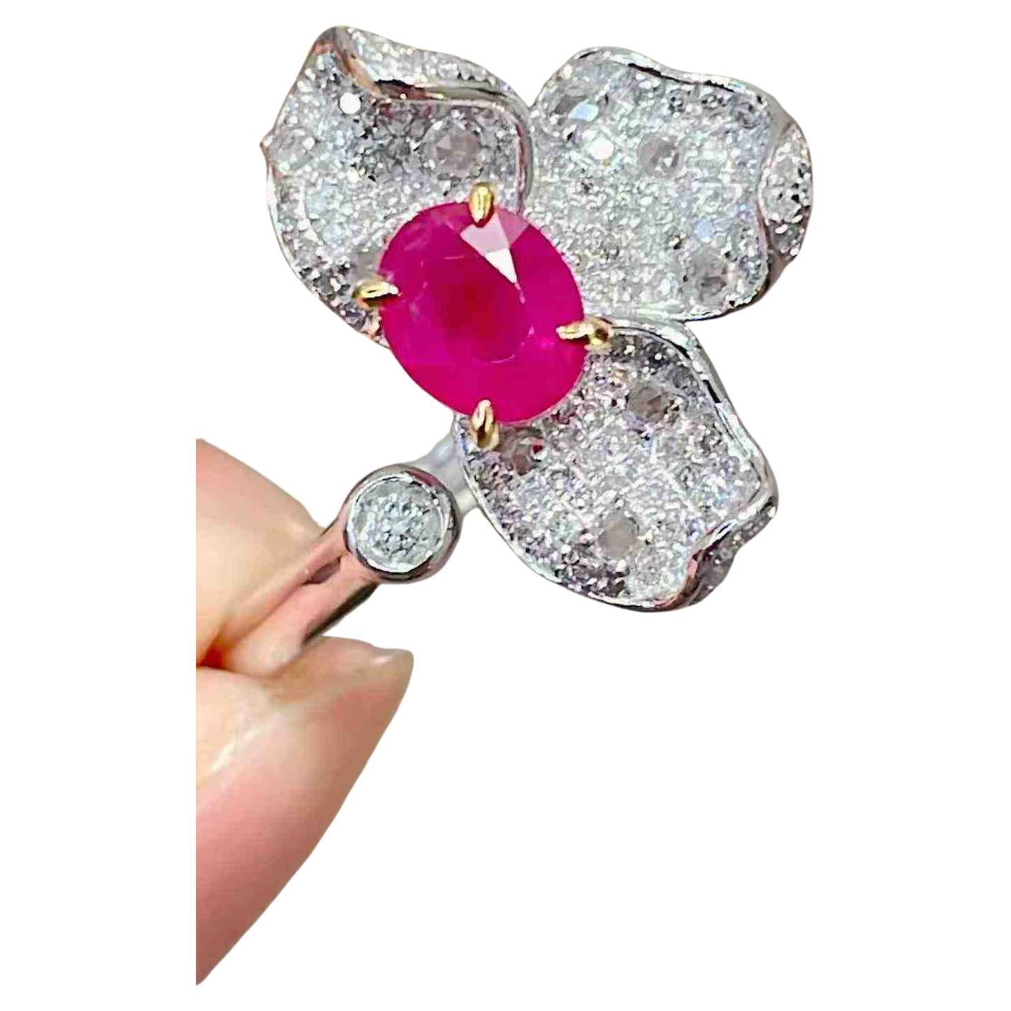 PT950 Ruby 
Diamond Half-Flower Open Ring – 1.27 TCW en vente