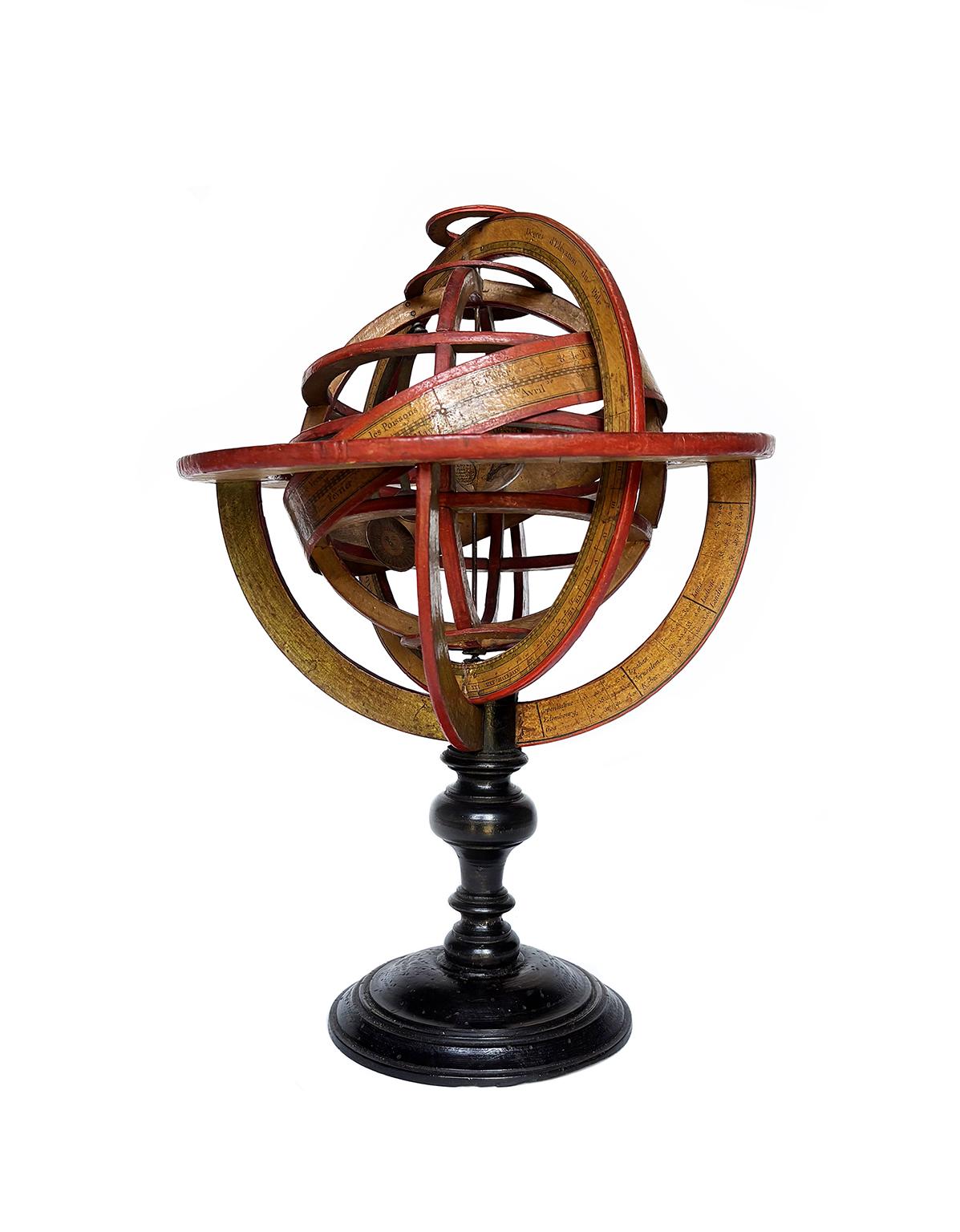 Ptolemaic armillary sphere
Charles-François Delamarche
Parigi, ante 1798
Wood and papier-mâché
covered with printed and partly hand-coloured paper
It measures 15.55 in in height x Ø 10.94 in (39.50 cm – Ø 27.80 cm)
It weights 1.71 lb (774 g)
State