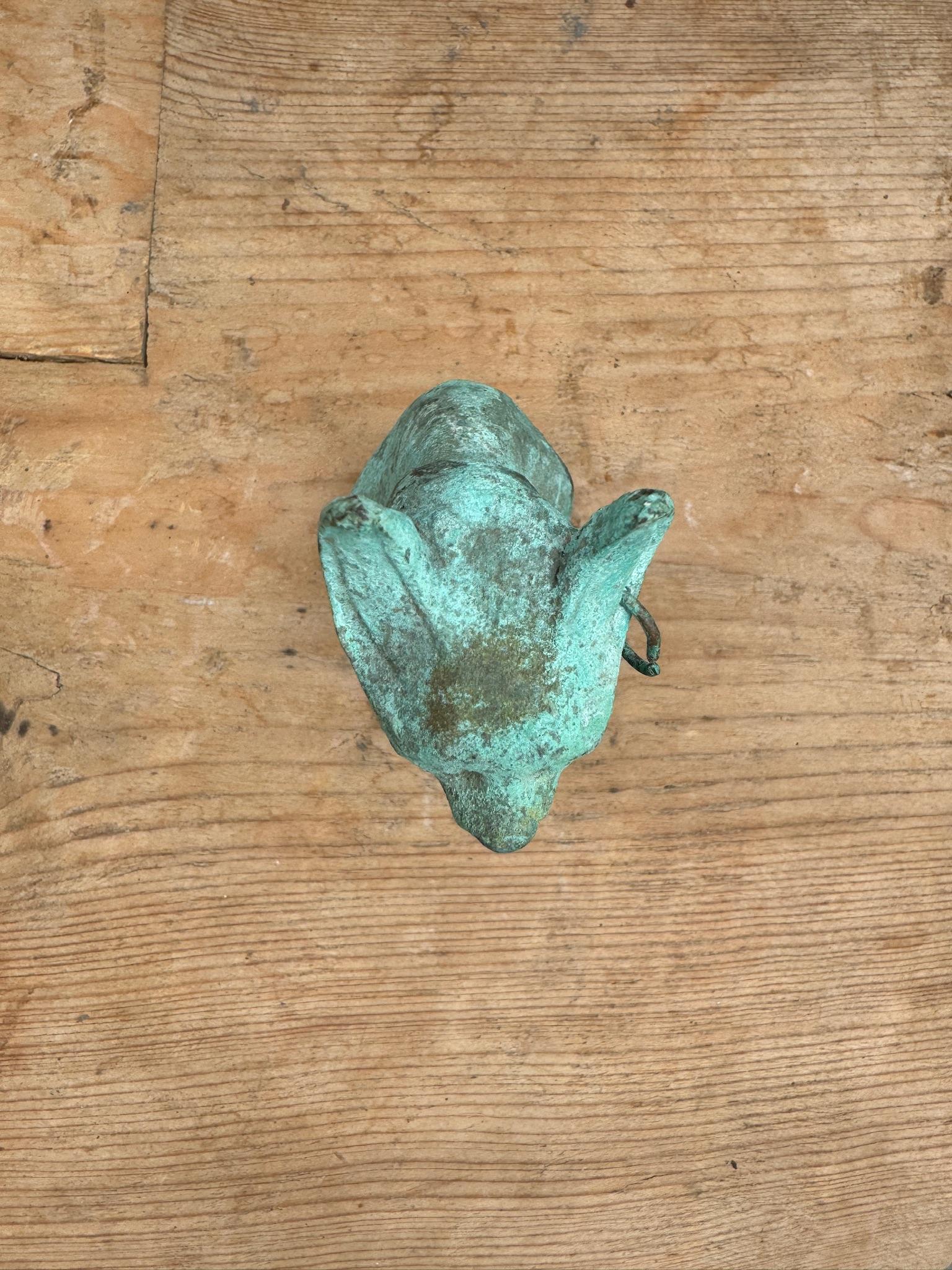 Escultura egipcia de bronce de un gato tolemaico 1