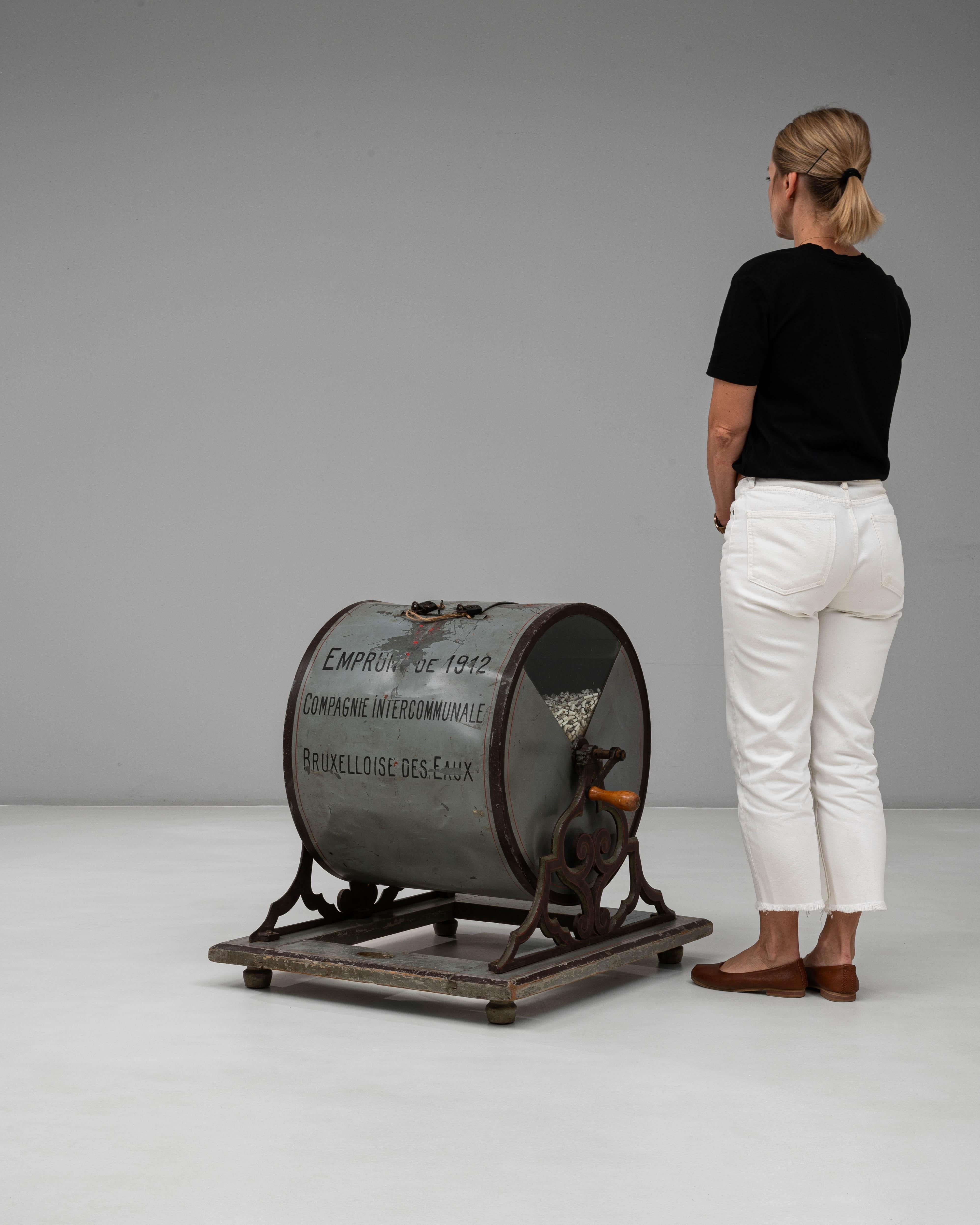 Öffentliche Anleihe Metall Lotterietrommel von Brussels Water Company (20. Jahrhundert) im Angebot