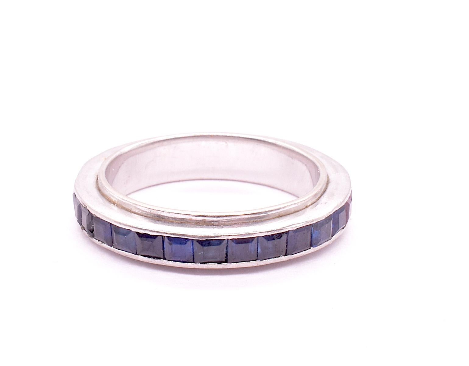 PUBLISH Art Deco Day and Night Sapphire and Ruby Platinum Eternity Band  In Good Condition In Baltimore, MD