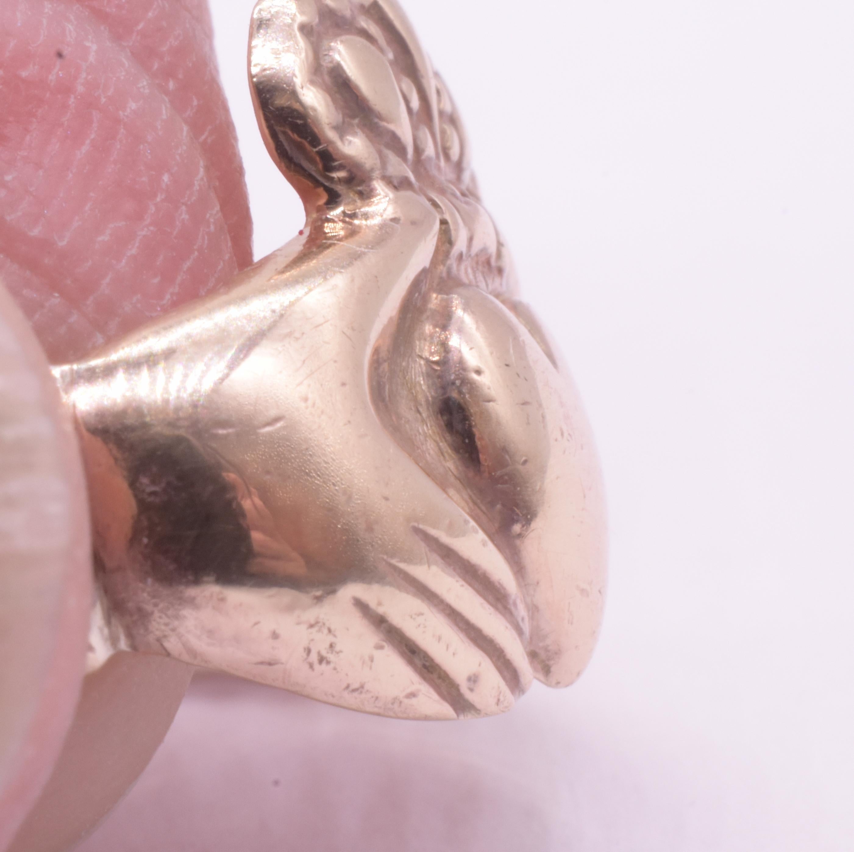 Bague irlandaise Claddagh avec motif de cœurs en forme de mains pendantes, taille 7, 1910 en vente 5