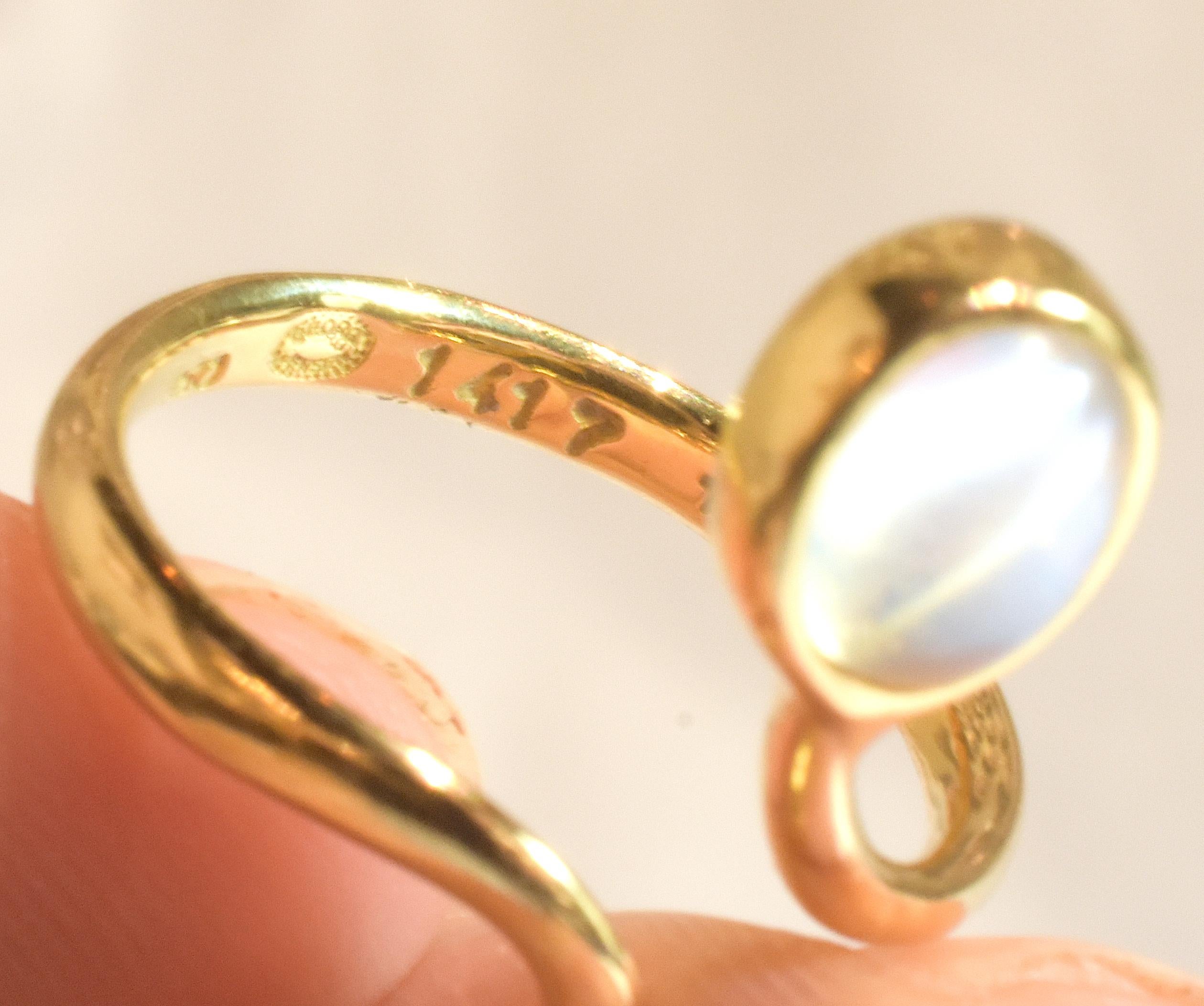 C1980 18 carati Georg Jensen Anello a serpente con pietra di luna singola stilizzata e curvilinea in vendita 2