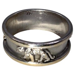 PUBLISH C1980 Platinum Band Ring with 18K Panthers Along the Band, size 7.25