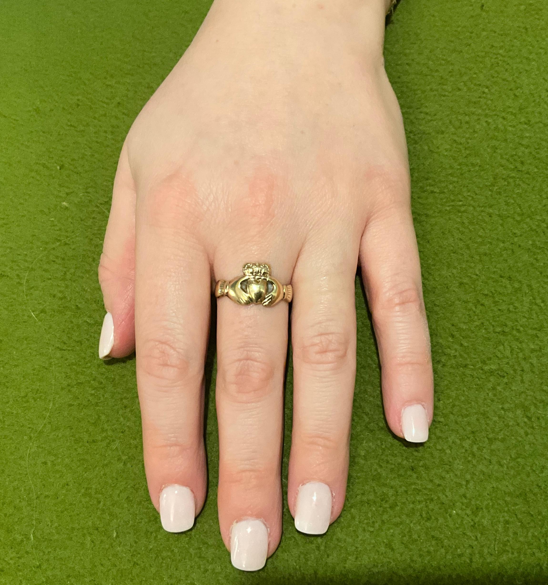 HM London 1970 Anello irlandese Claddagh a forma di cuore, misura 10 in vendita 8