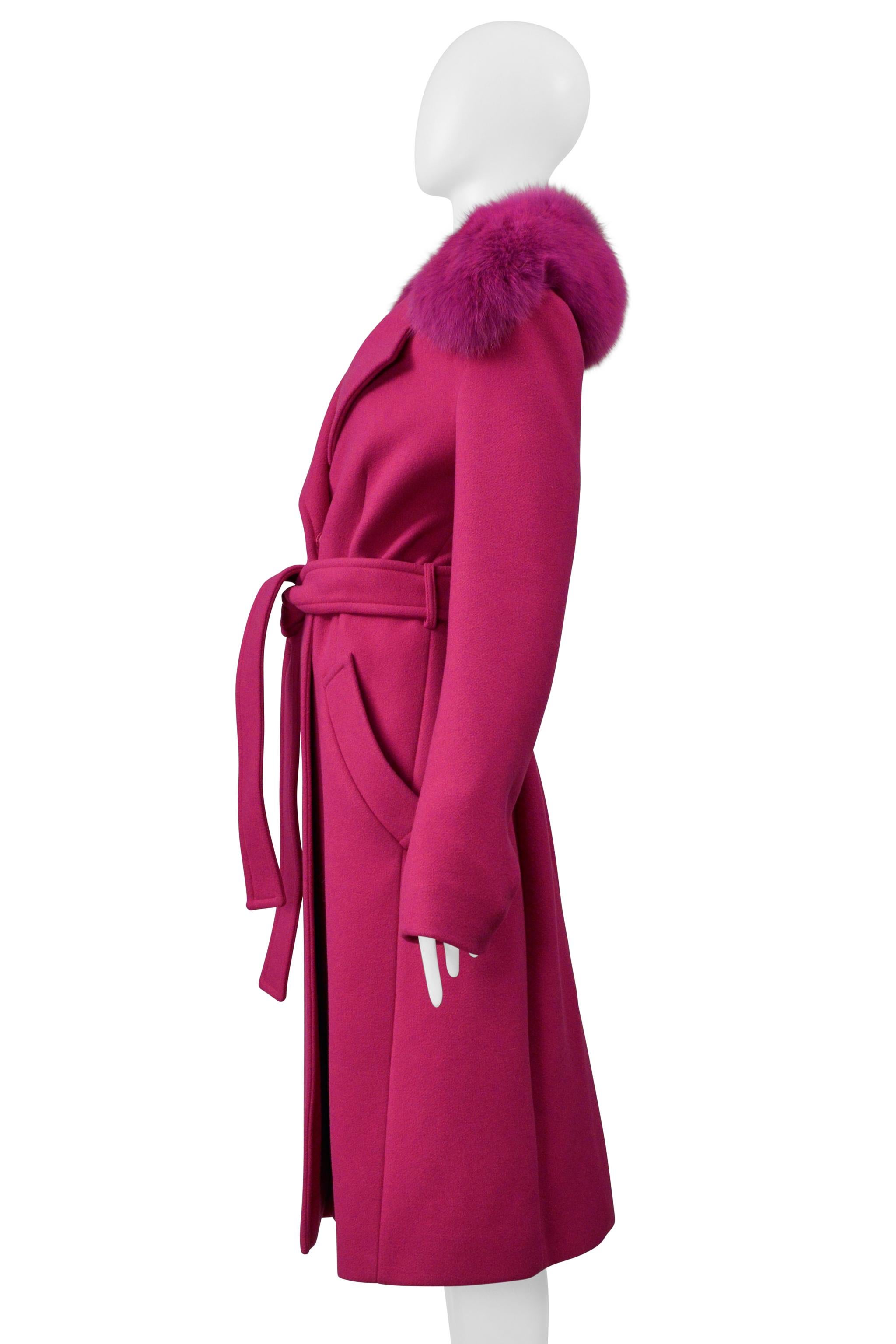 Abrigo Rosa Pucci Con Cuello De Piel De Zorro Rosa en Bueno estado para la venta en Los Angeles, CA