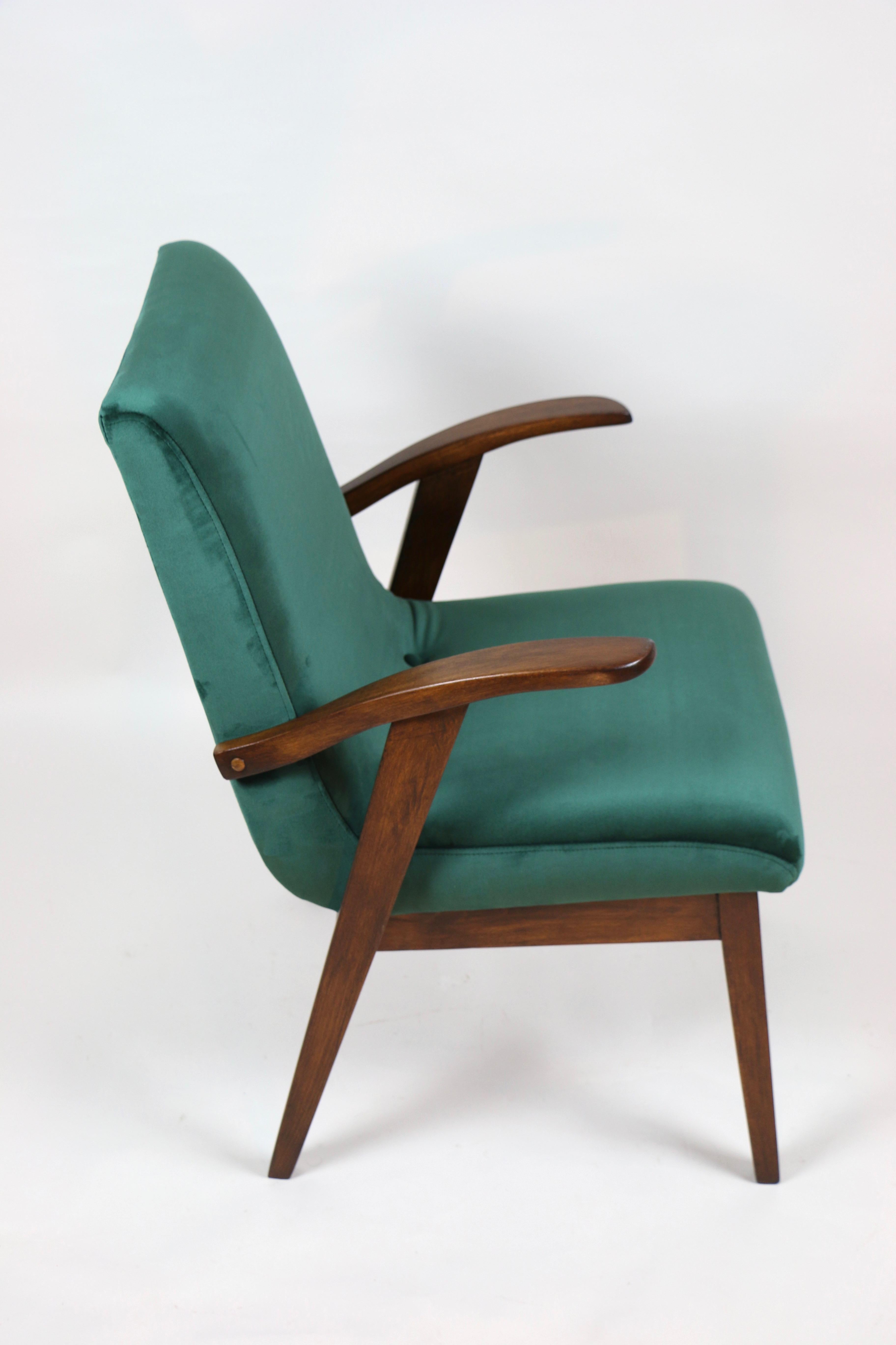 Puchala Armchair in Green Velvet from 1970s In Excellent Condition For Sale In Wroclaw, PL