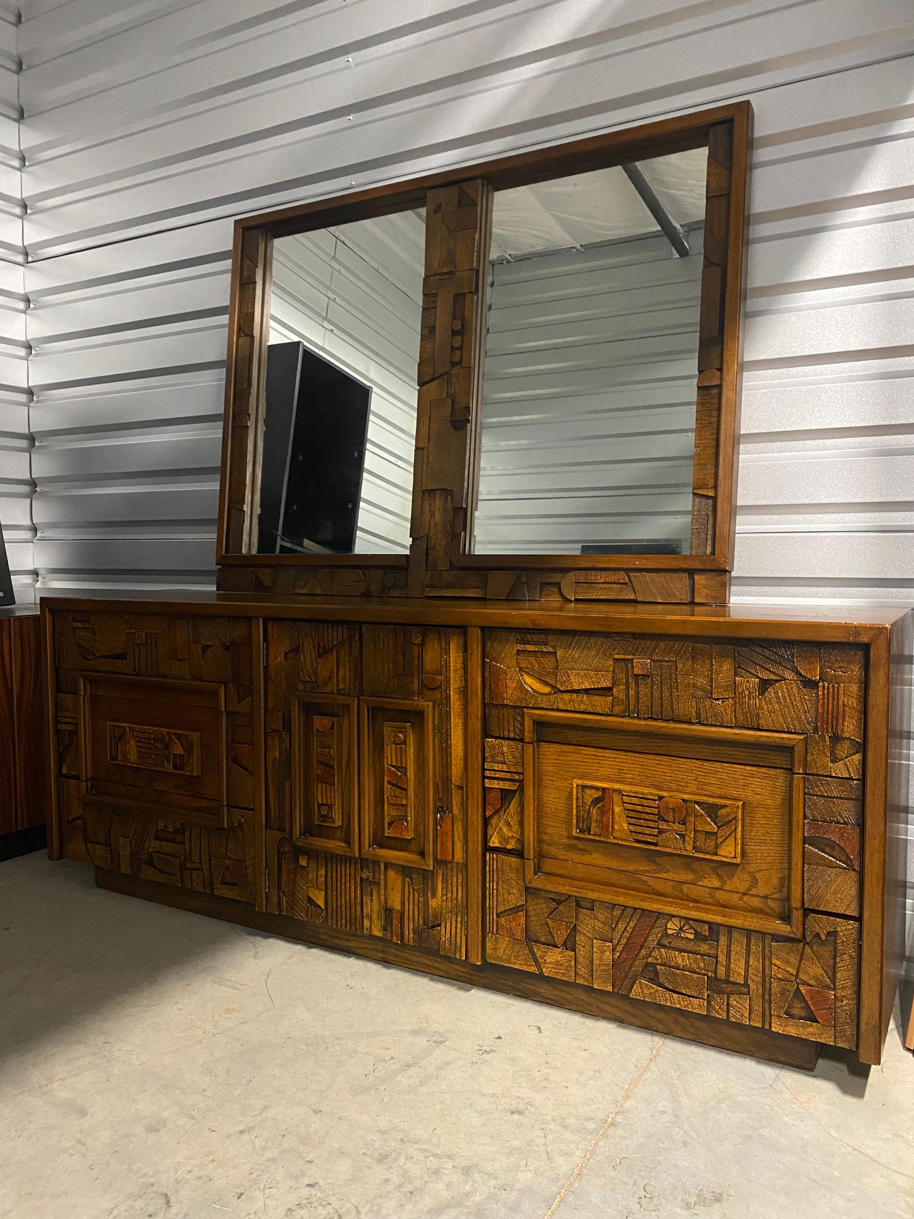This is a beautiful brutalist mid-century credenza and mirror combo. Beautiful design from the “Pueblo”collection. Selling other pieces to make this a complete bedroom set on my page. Please reach out to make an offer for multiple pieces.