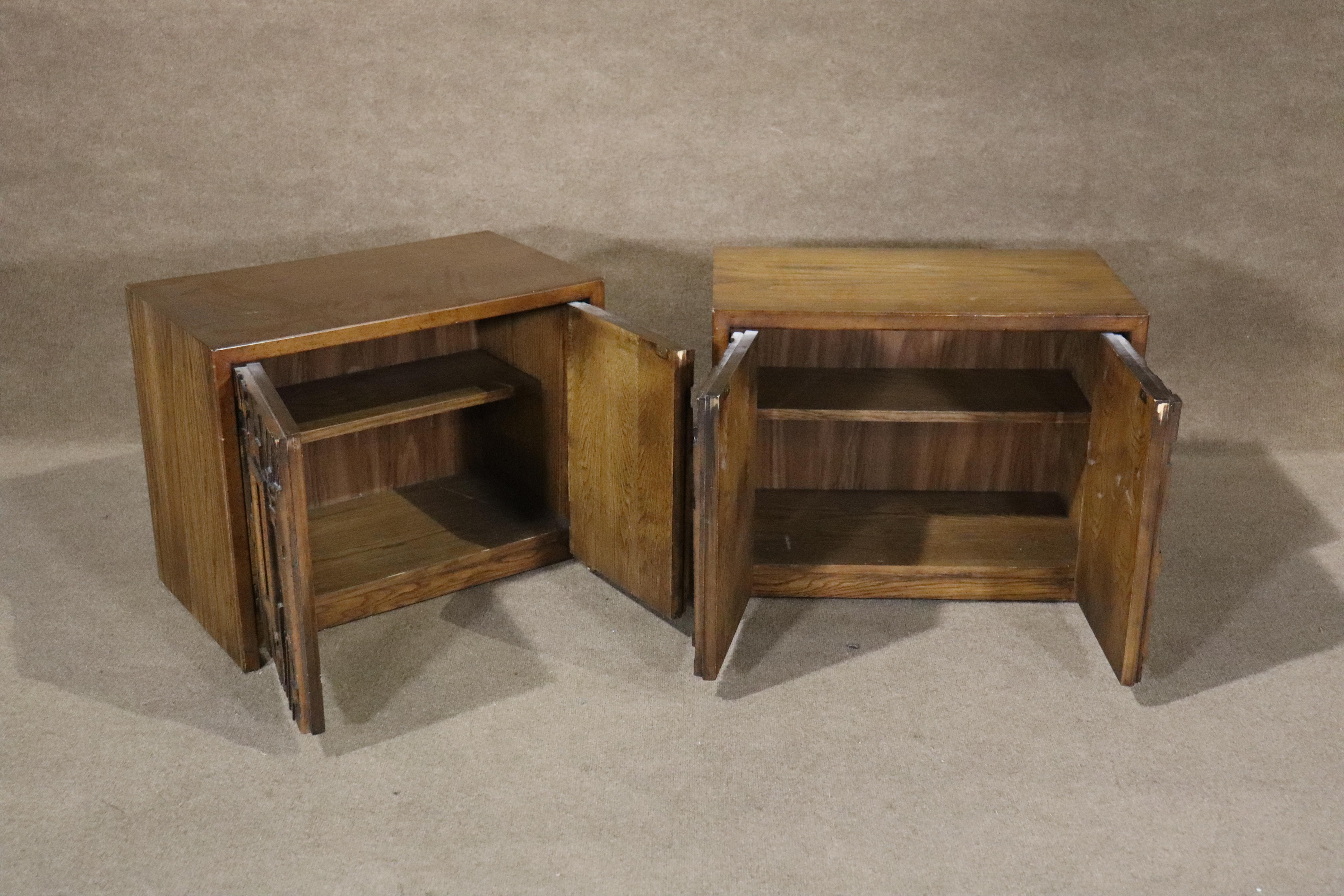 Pair of vintage mid-century end tables by Lane Furniture with mosaic style fronts. Two door cabinets with shelving. Perfect for bedroom and living room storage.
Please confirm location NY or NJ