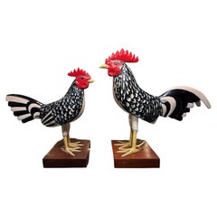 Coppia di sculture in legno portoricane realizzate a mano di gallo e gallina E. Rosado