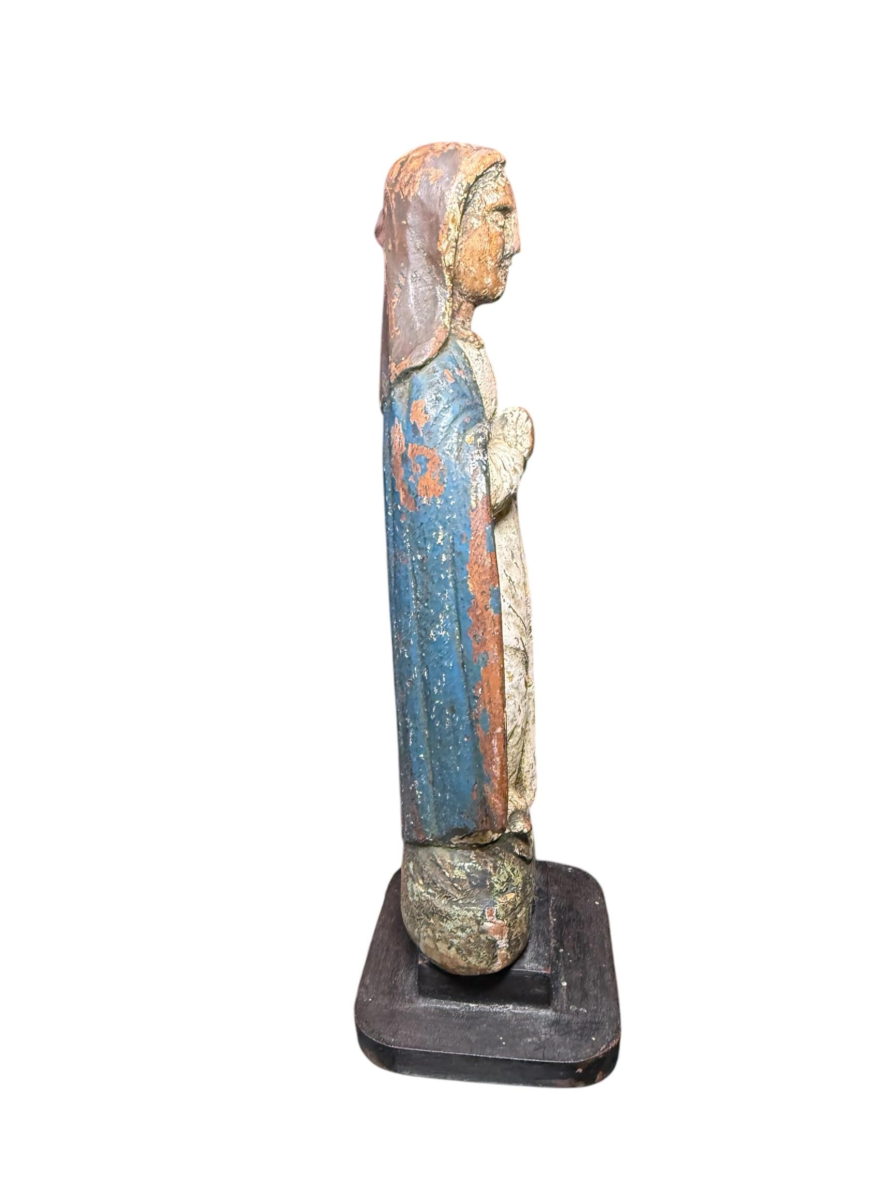 Santos De Palo/ Sculpture en bois sculptée à la main de la Vierge Immaculate du Portoricain Bon état - En vente à Guaynabo, PR