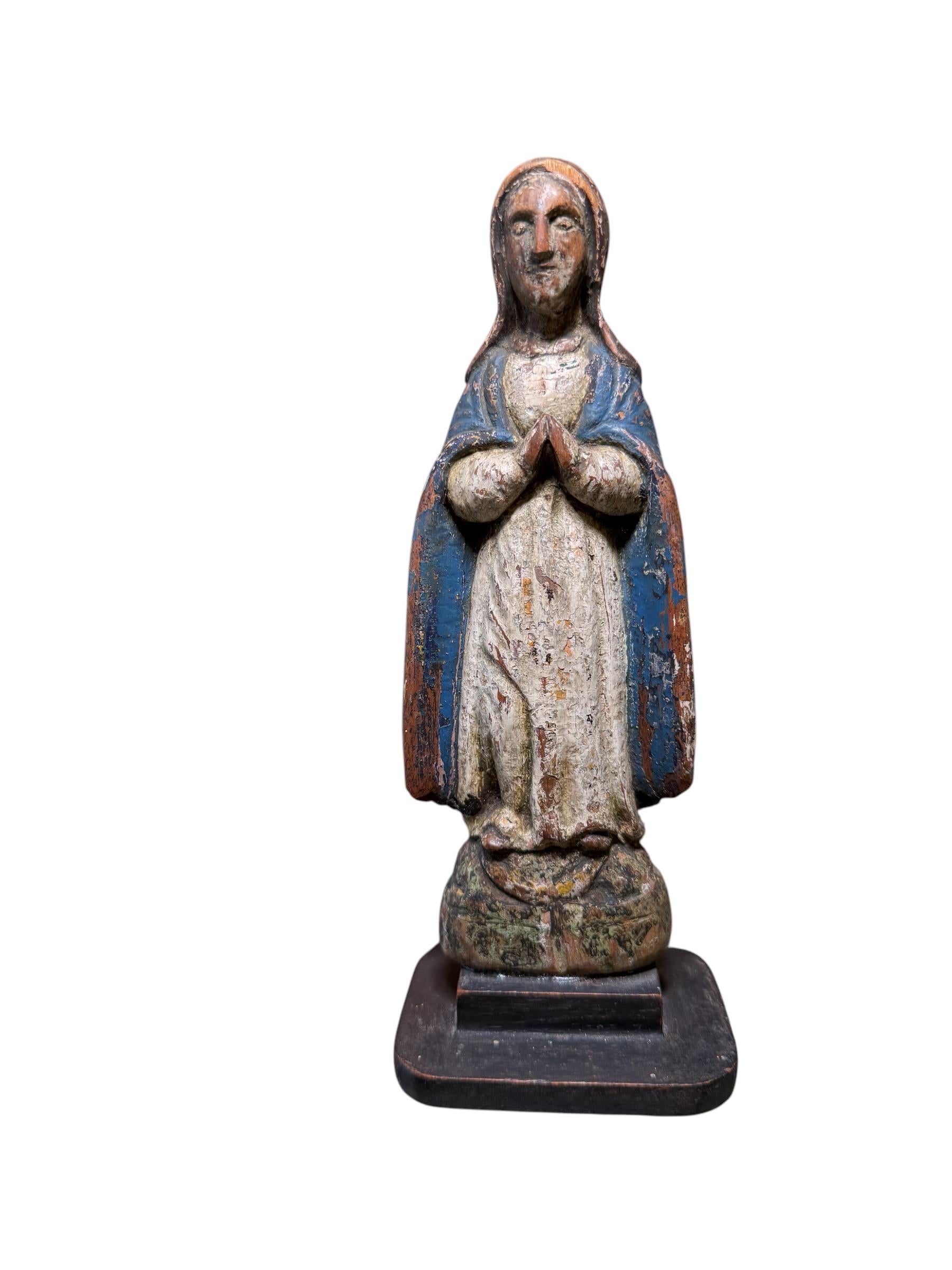 20ième siècle Santos De Palo/ Sculpture en bois sculptée à la main de la Vierge Immaculate du Portoricain en vente