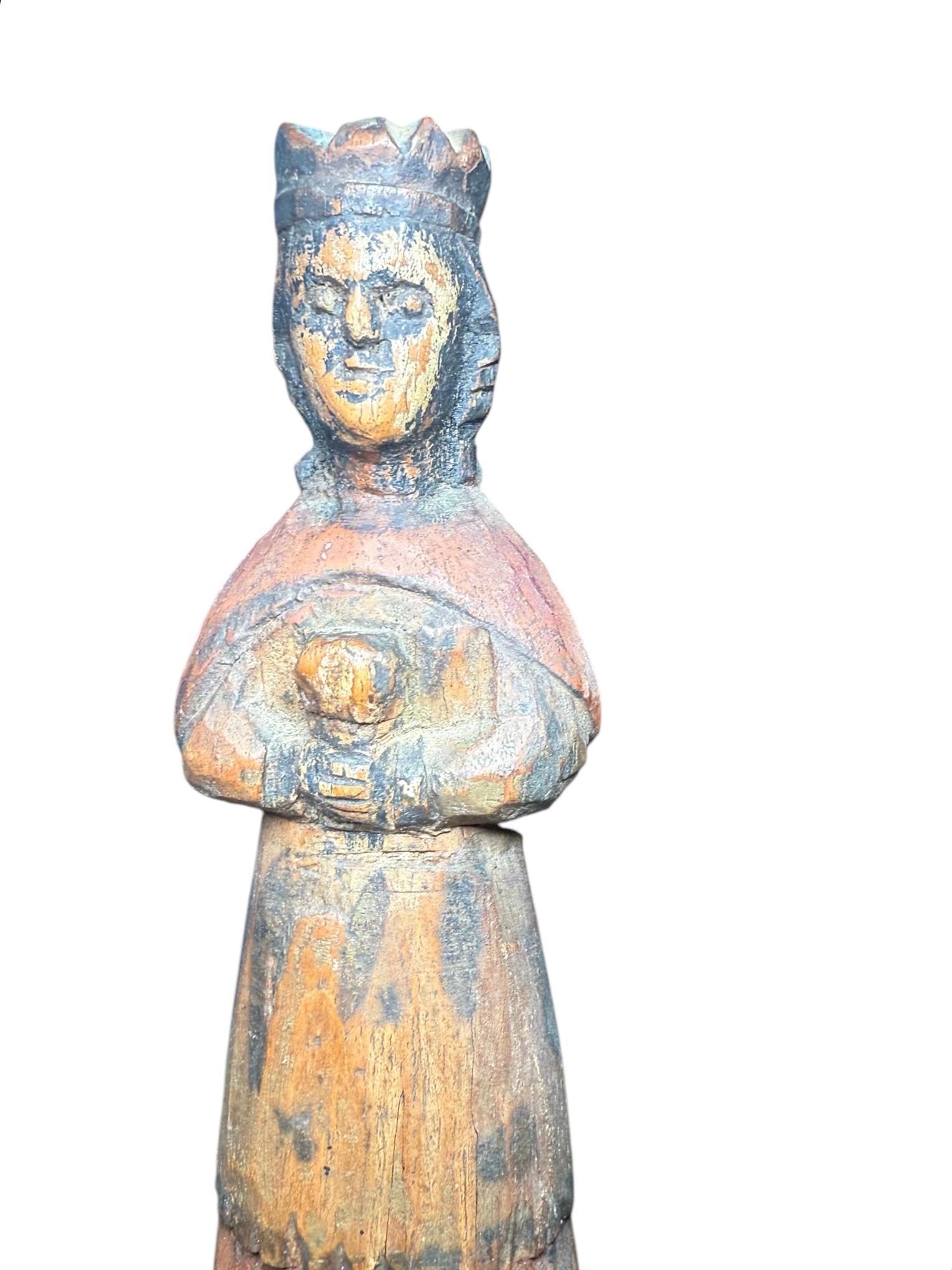 Geschnitzte Santos De Palo/Holz-Skulpturen der drei weichen Männer zu Fuß aus Puerto Rica im Angebot 5