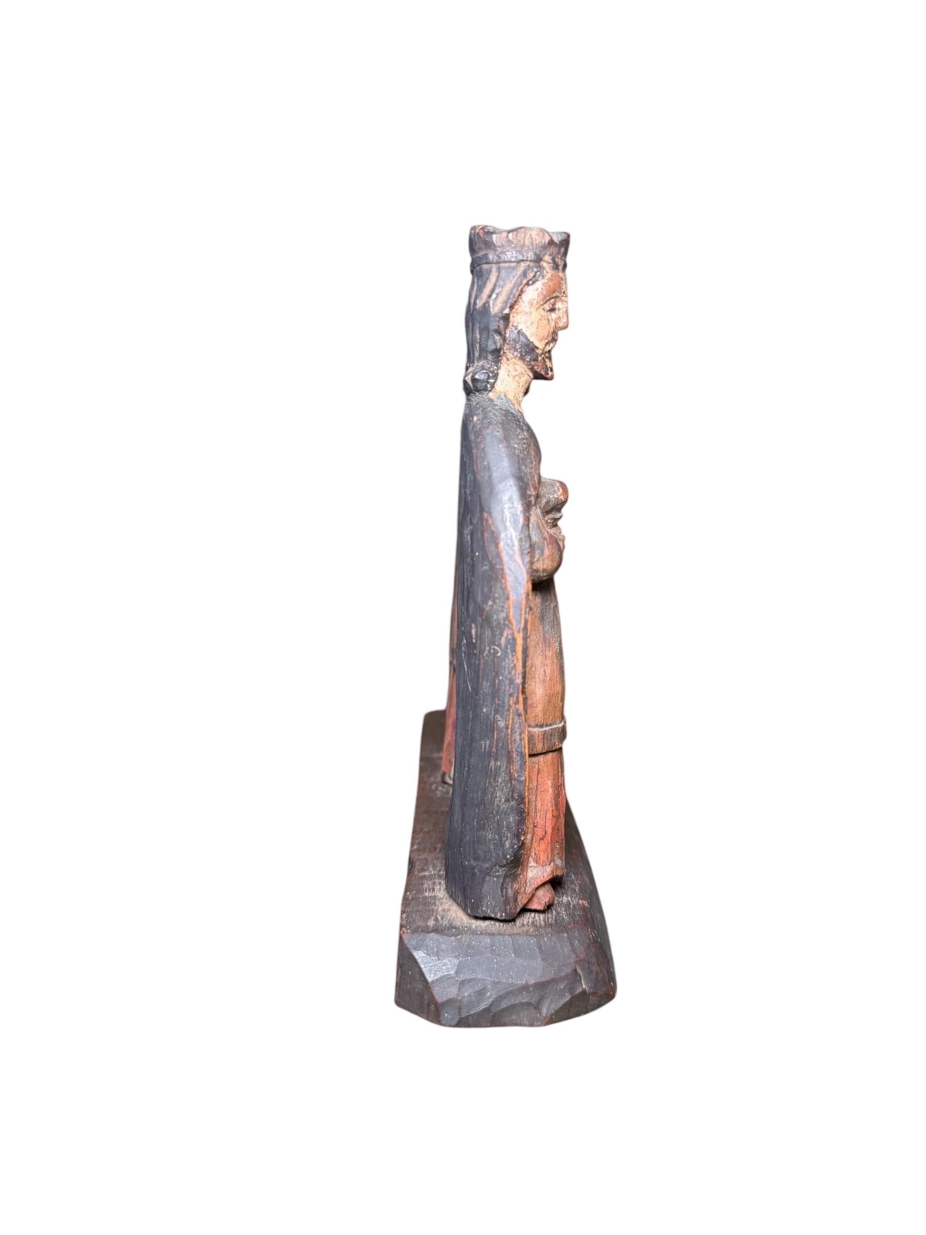 Geschnitzte Santos De Palo/Holz-Skulpturen der drei weichen Männer zu Fuß aus Puerto Rica im Angebot 9