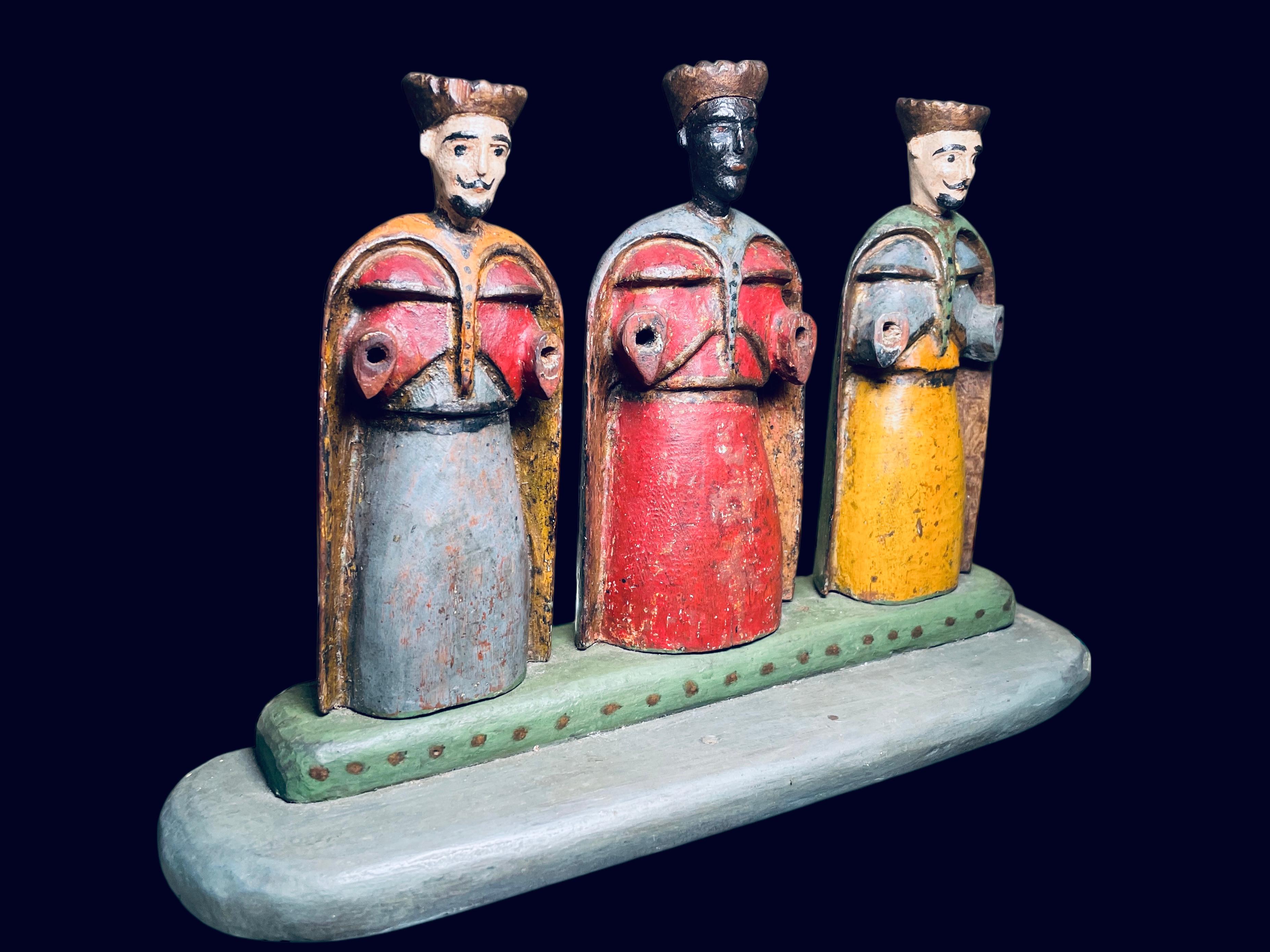 XX secolo Santos De Palo portoricano/Sculture in legno dei Re Magi a piedi in vendita