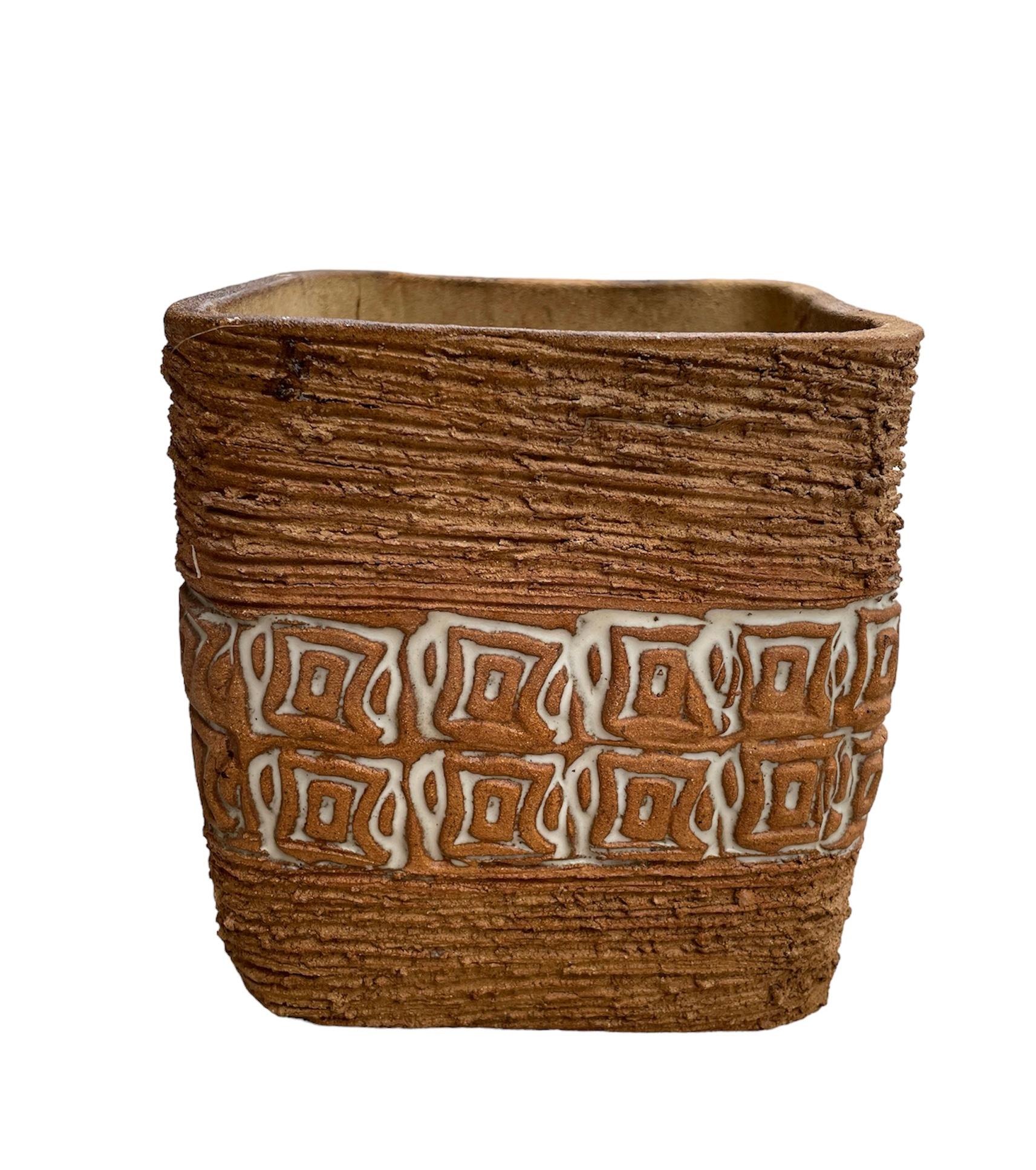 Puerto Rican Stoneware Square Planter In Good Condition For Sale In Guaynabo, PR