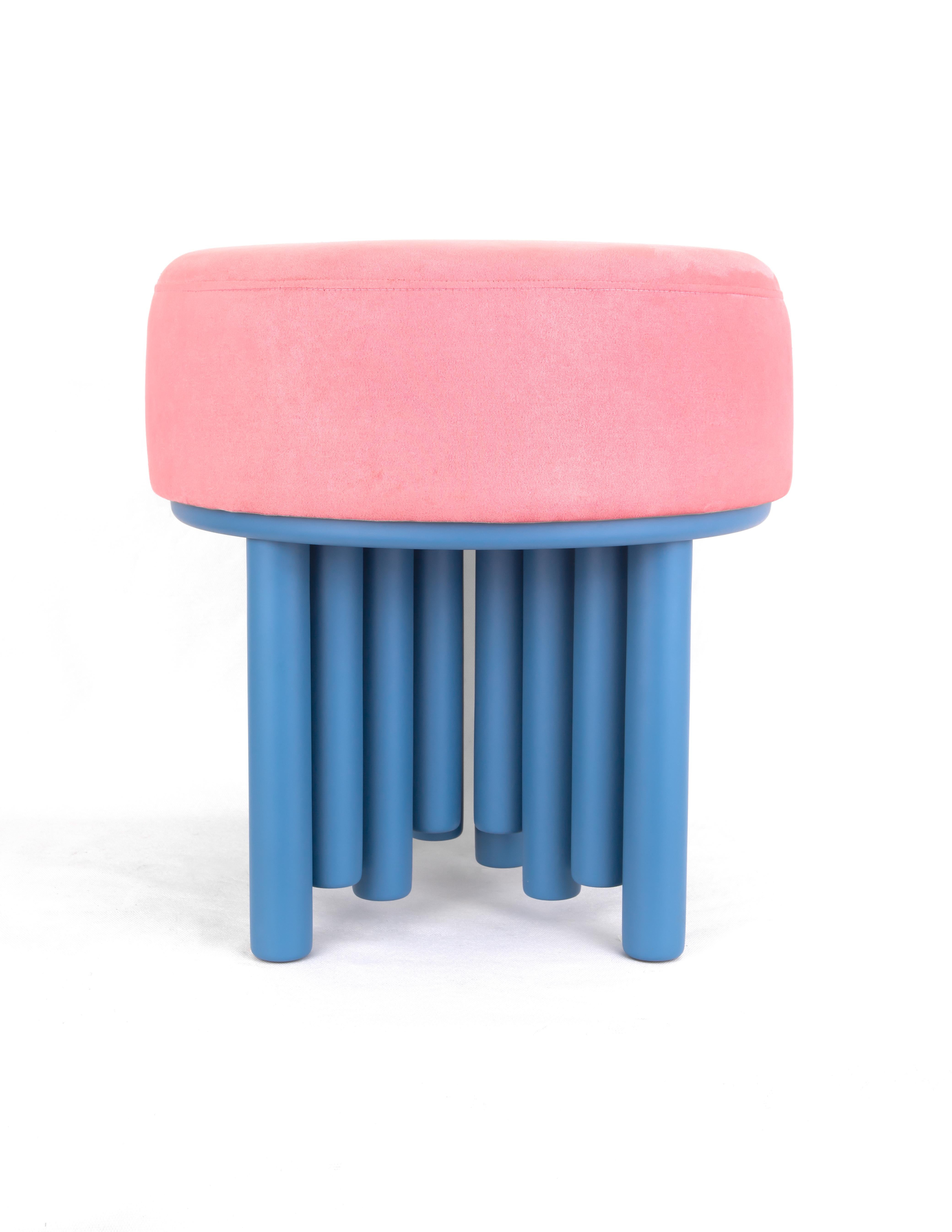 
Accent Stool Éfira

Base made of solid wood with a satin-finished lacquer in blue color.
Upholstered with foam covered in pink velvet fabric.

The Éfira pouf is a unique and interesting piece of furniture, with a creative inspiration from