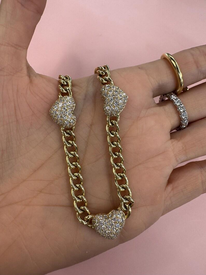 Collier à station de diamants à cœur bouffant sur chaîne cubaine 4,56 carats or 14KT Neuf - En vente à New York, NY