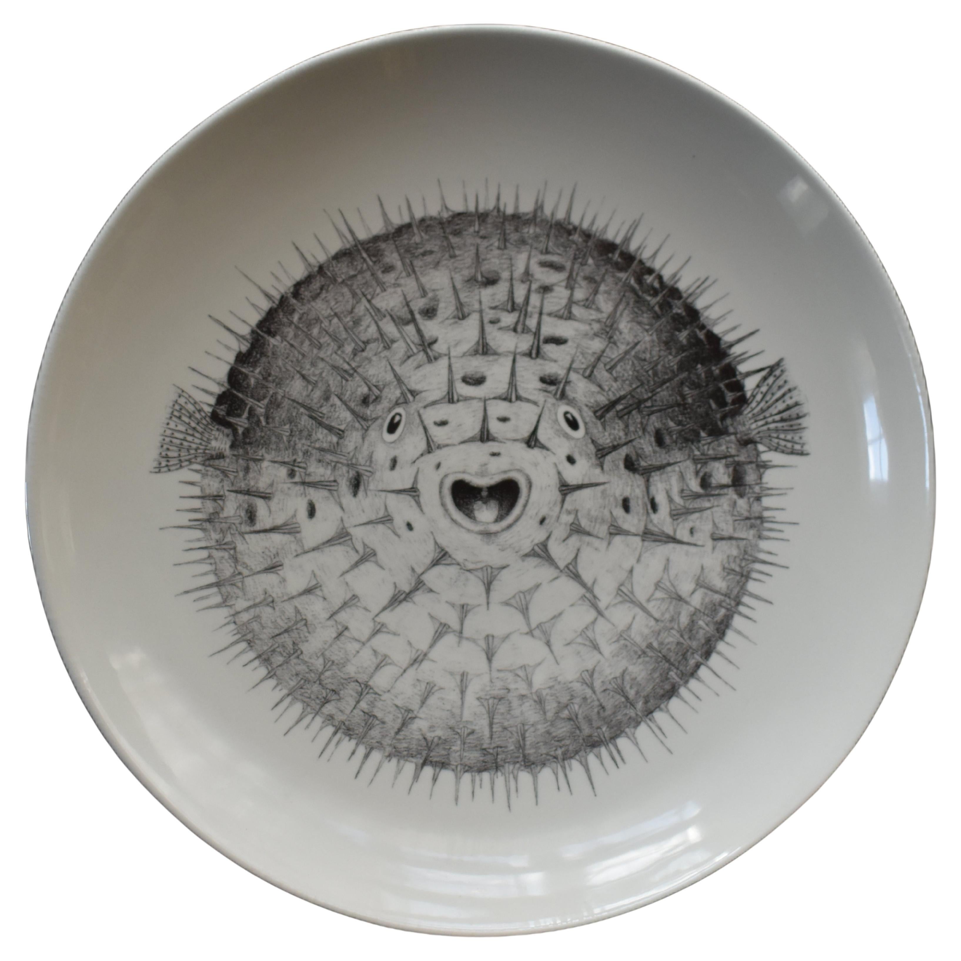 Puffer-plate (Pufferfish, by Tom Rooth, with his thumbprint on the reverse) For Sale