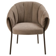 Sedia da pranzo Puffin rivestita in tessuto Stingray Schumacher Performance