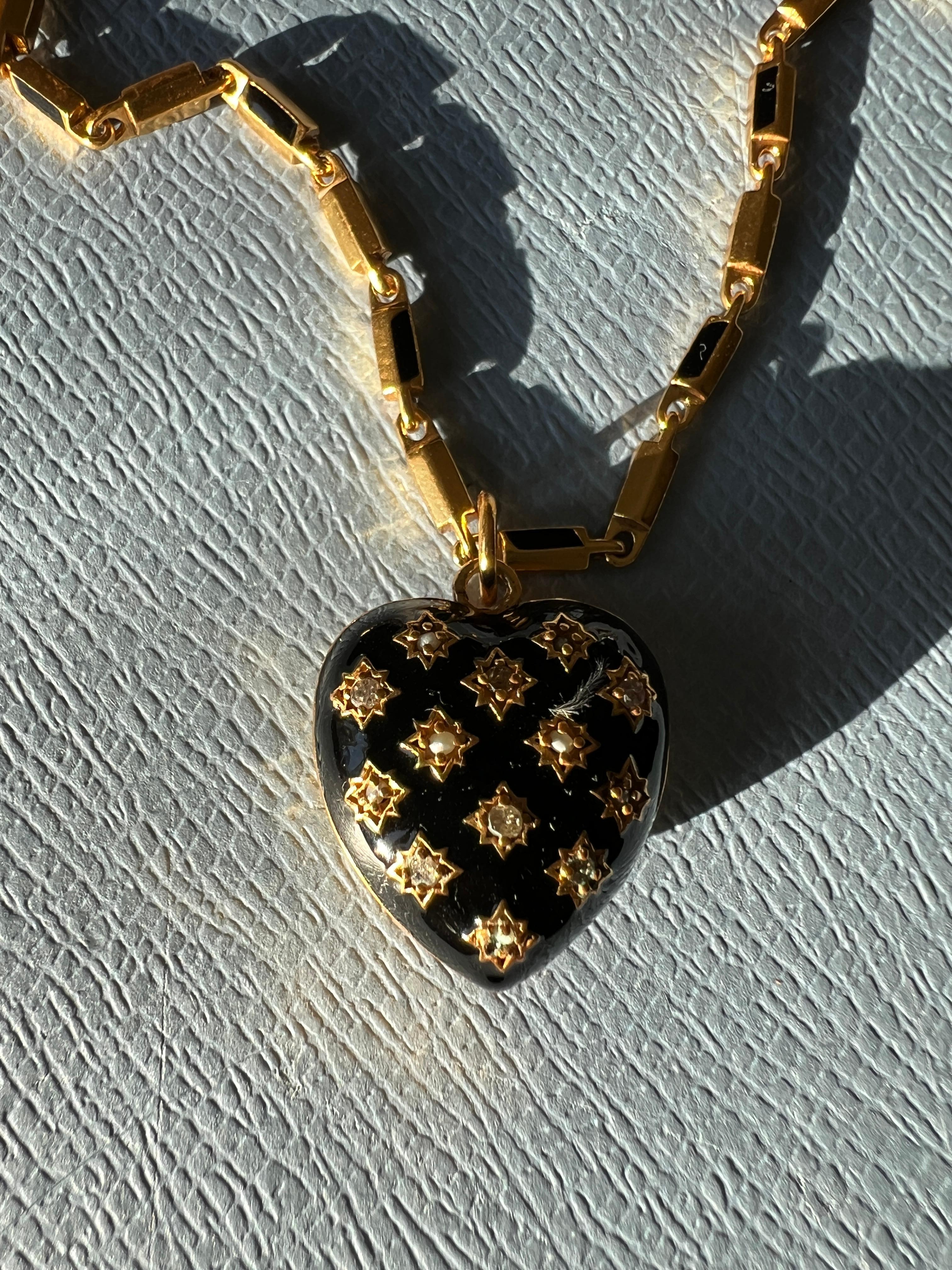 Contemporaneo Collana con cuore gonfio Diamante bianco Smalto nero Stile vittoriano in vendita