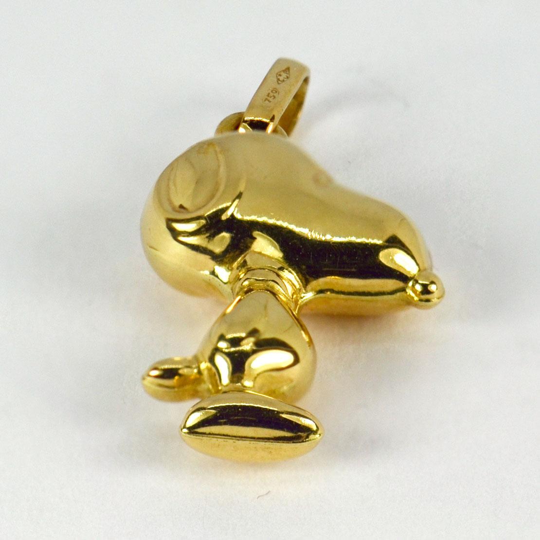 9ct Gold Snoopy Dog Charm Pendant.