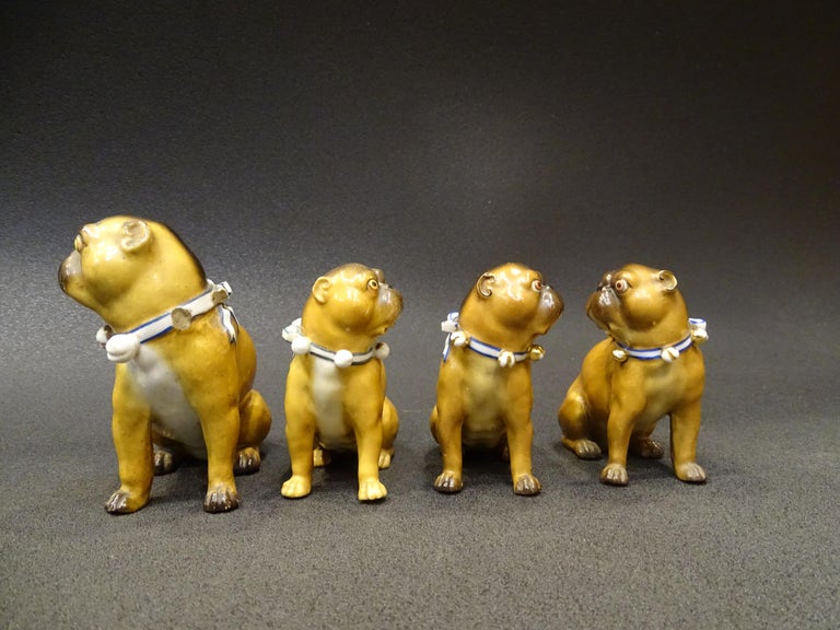 Pug Dogs 19th Century 6 Germany Porcelain, Sculpture In Good Condition For Sale In Valladolid, ES