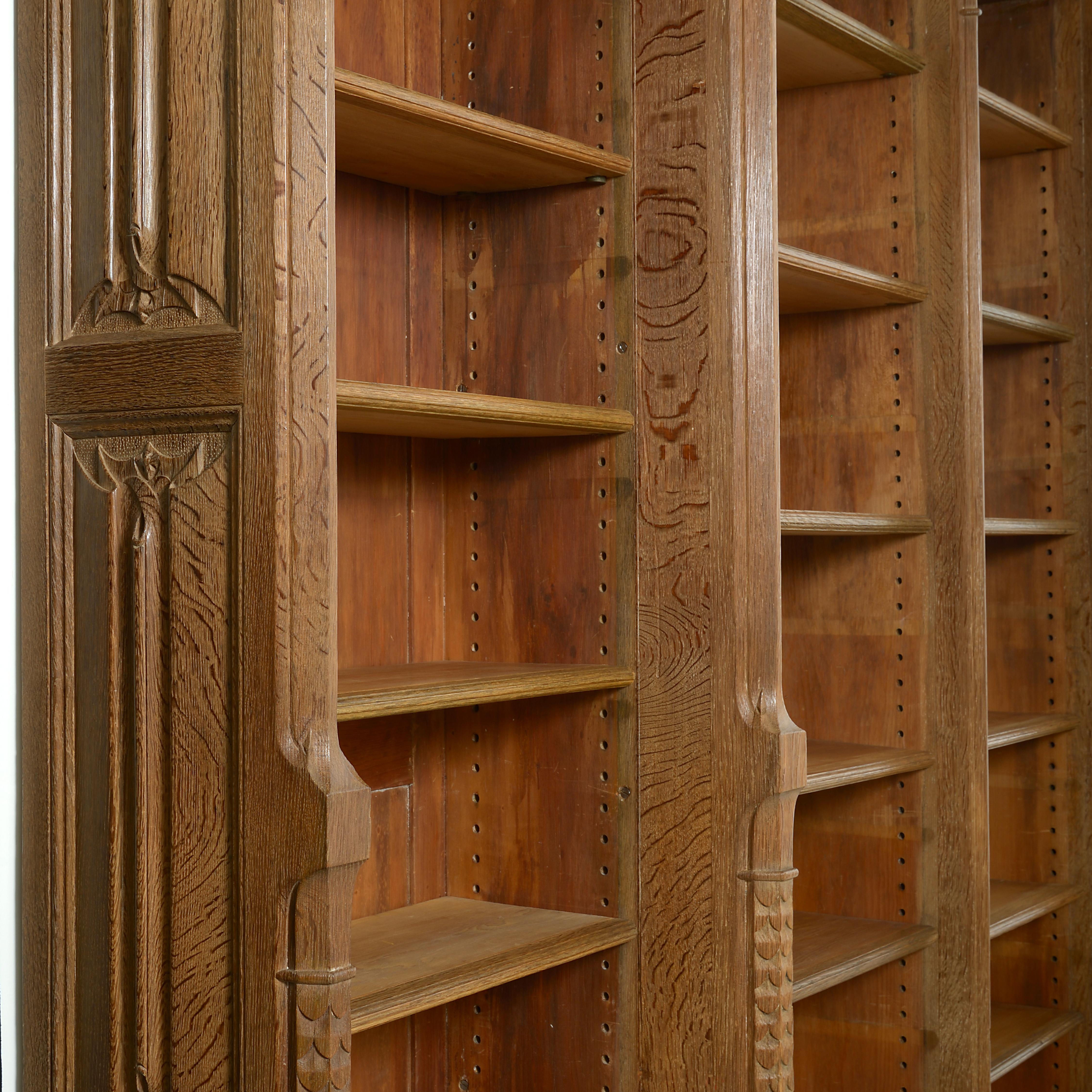Pugin Bookcase from Horsted Place In Good Condition In London, GB
