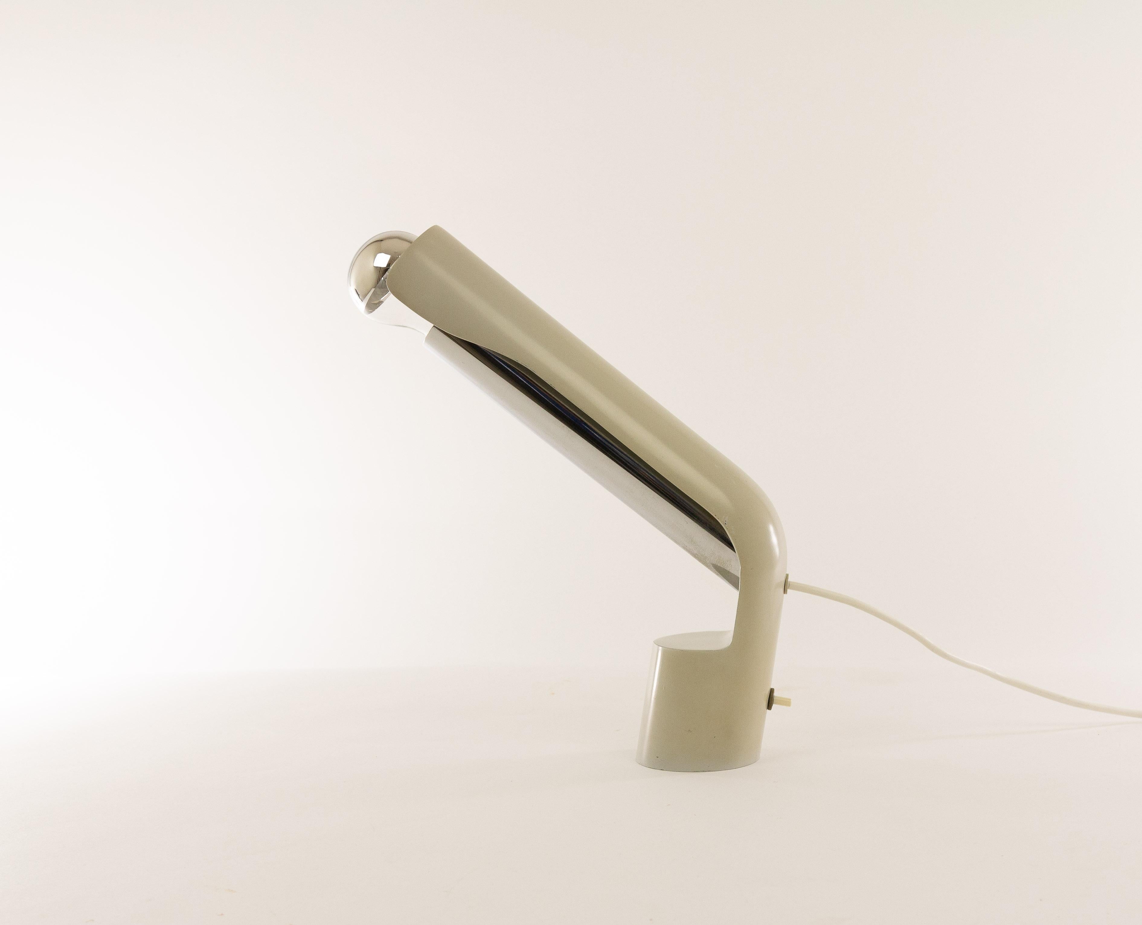 Pugno-Tischlampe von Richard Carruthers für Fontana Arte, 1971 (Moderne der Mitte des Jahrhunderts) im Angebot