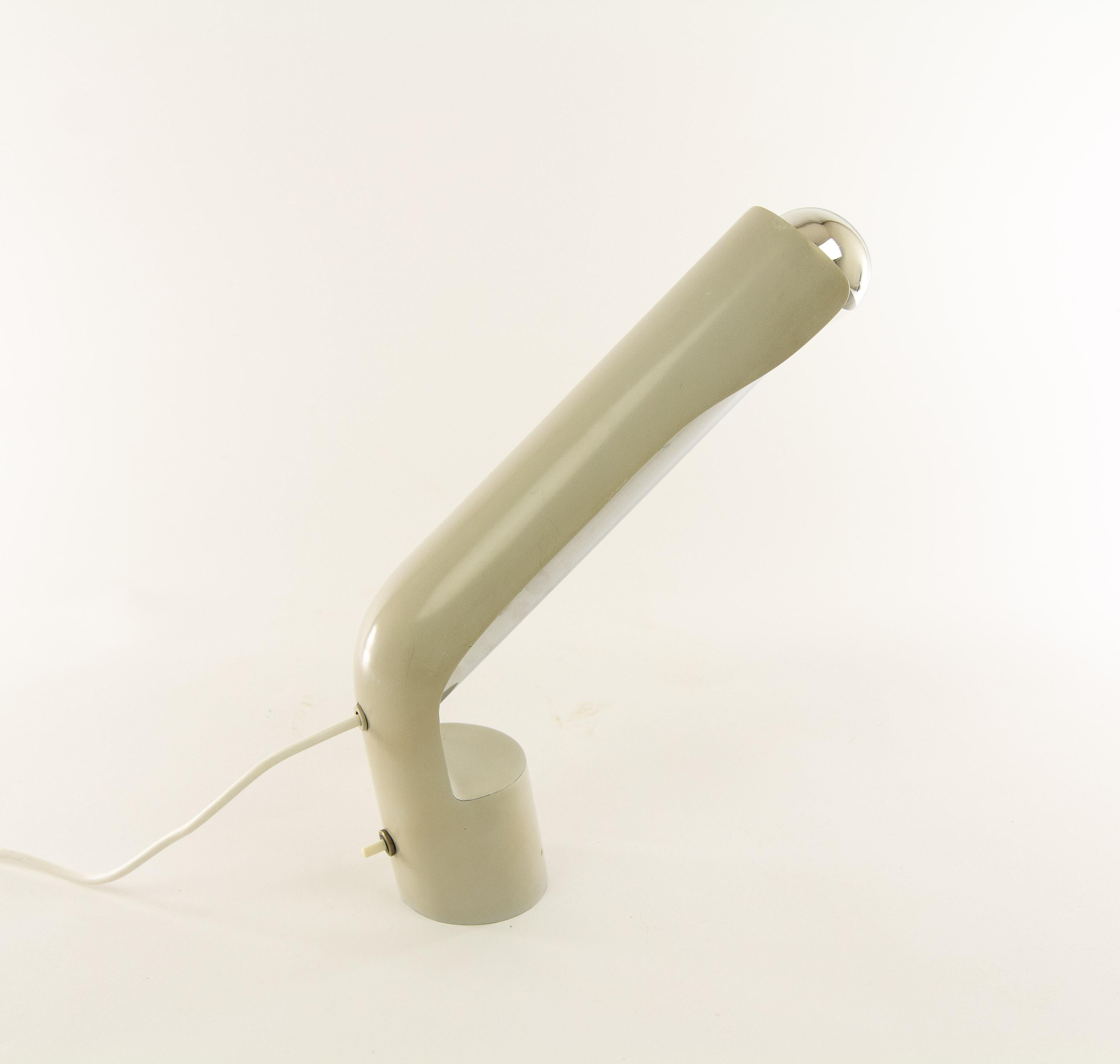 Italian Pugno Table Lamp by Richard Carruthers for Fontana Arte, 1971 For Sale