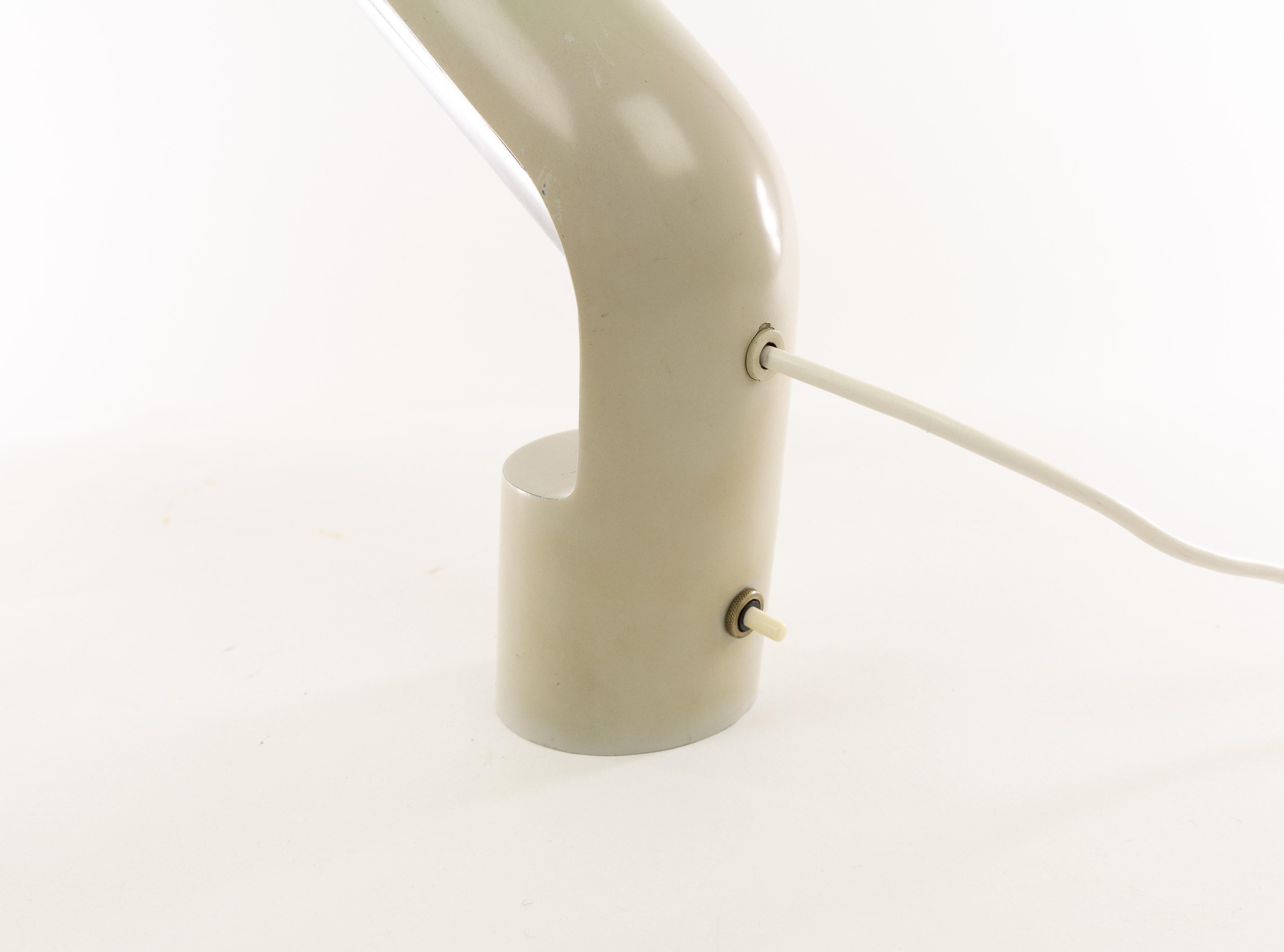 Pugno-Tischlampe von Richard Carruthers für Fontana Arte, 1971 (Polychromiert) im Angebot