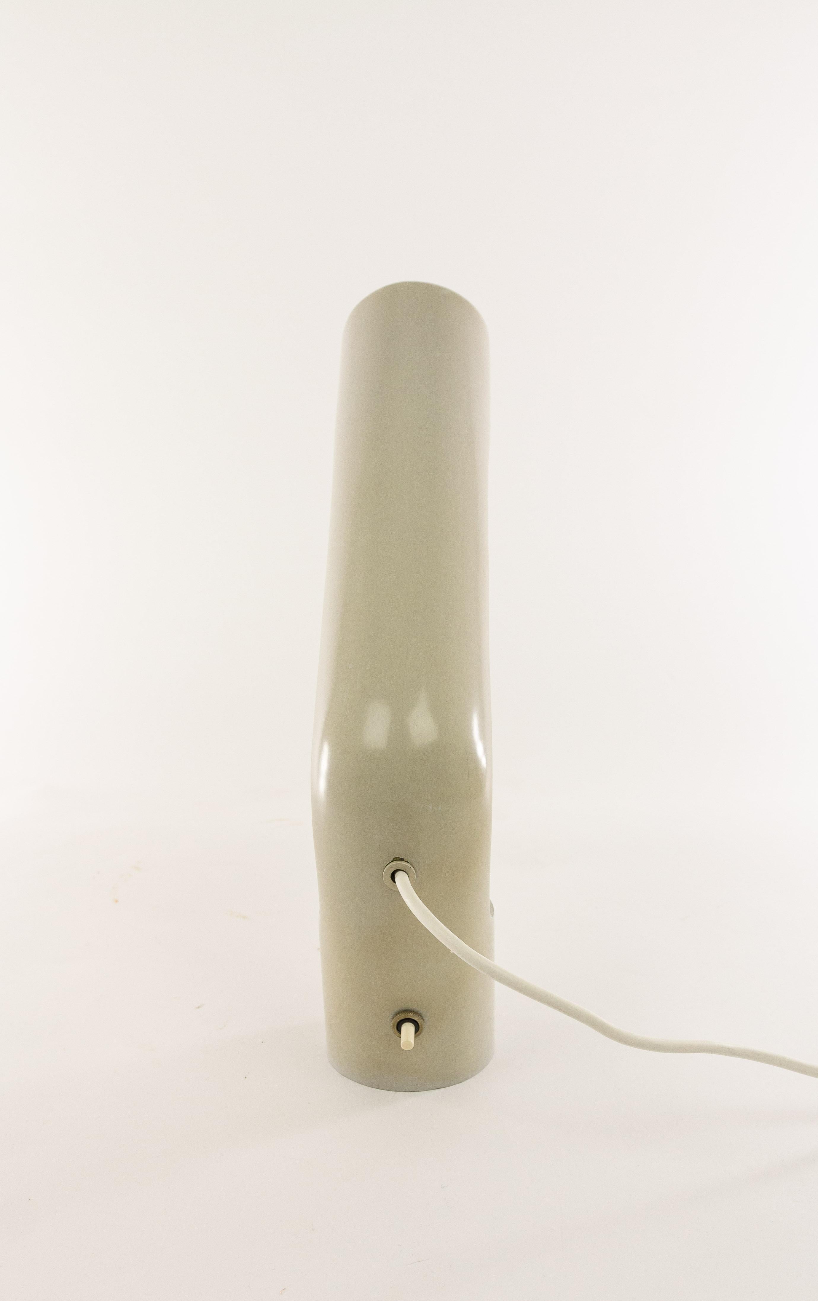 Pugno-Tischlampe von Richard Carruthers für Fontana Arte, 1971 (Metall) im Angebot