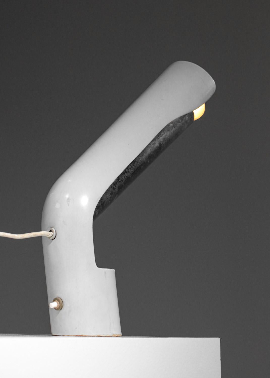 Pugno-Tischlampe Richard Carruthers für Fontana Arte, verchromtes und lackiertes Metall (Französisch) im Angebot