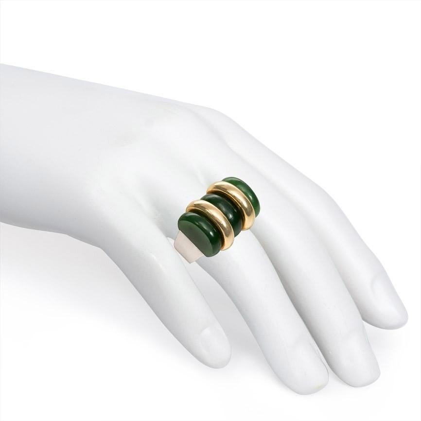 Mezzaluna Puiforcat Anello di giada nefrite Art Deco in argento e oro 18 carati in vendita