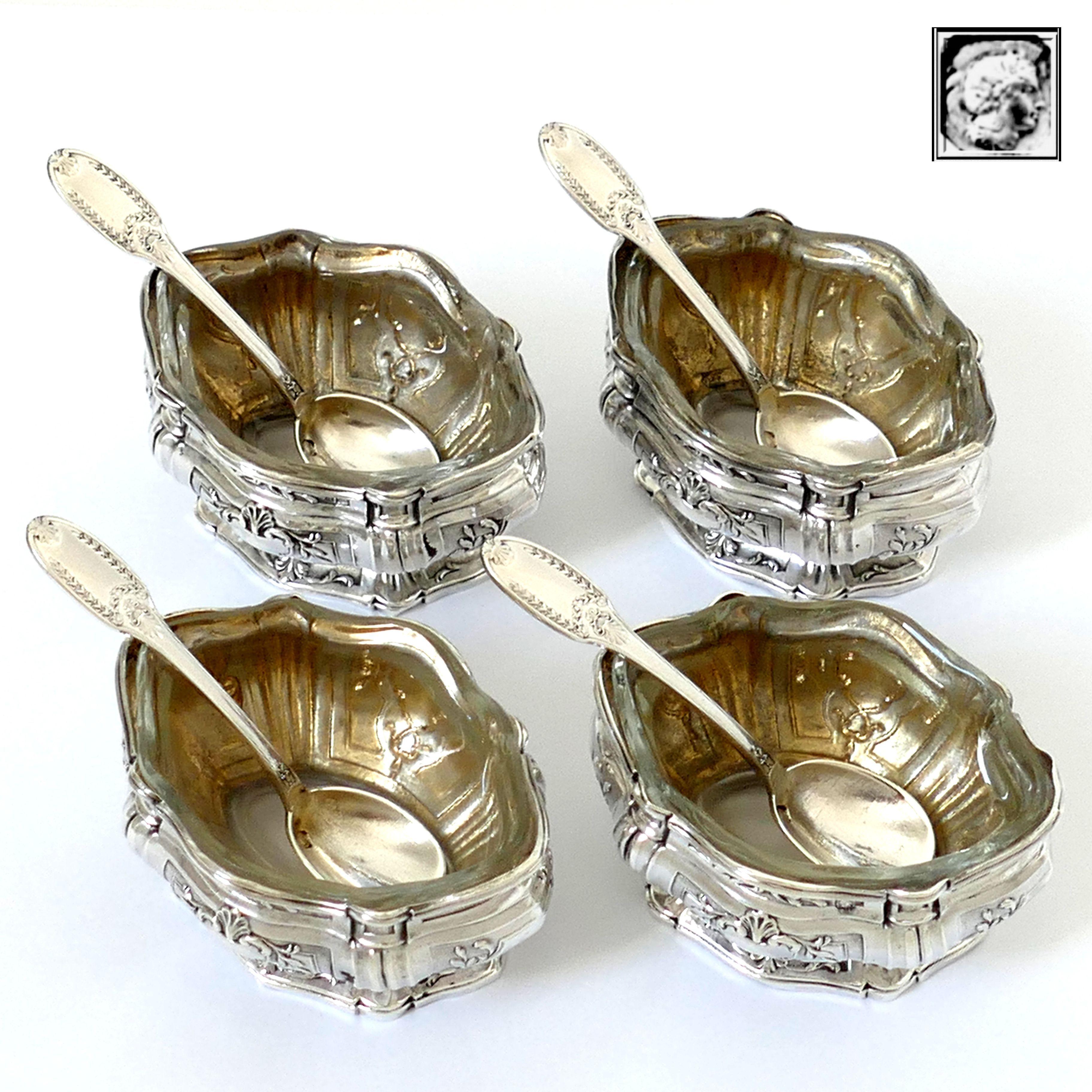 Puiforcat French Sterling Silver Set of Four Salt Cellars with Spoons In Good Condition In TRIAIZE, PAYS DE LOIRE