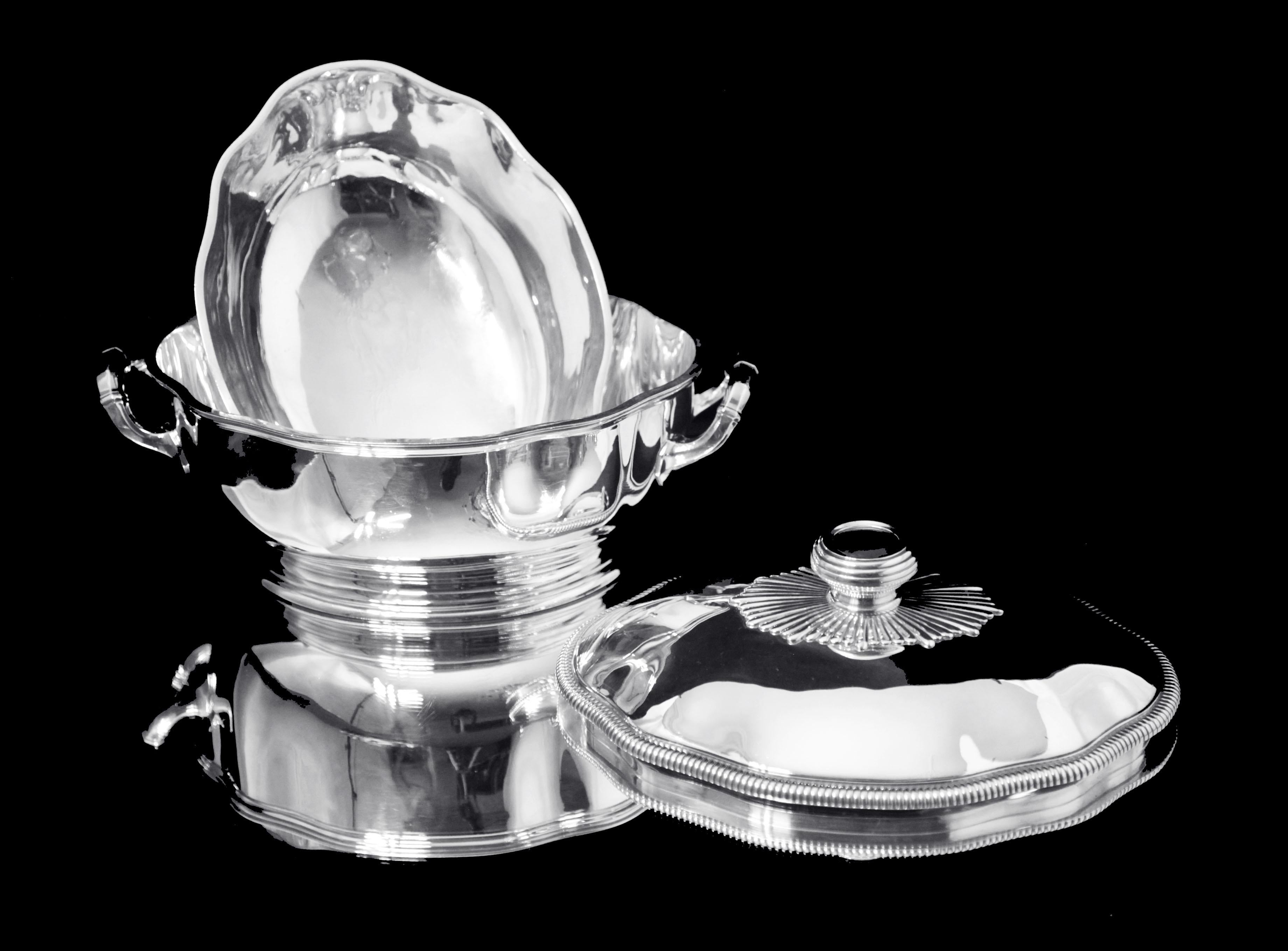 Puiforcat (Hermes) - 4pc. Antique French 950 Sterling Silver Covered Tureen For Sale 5