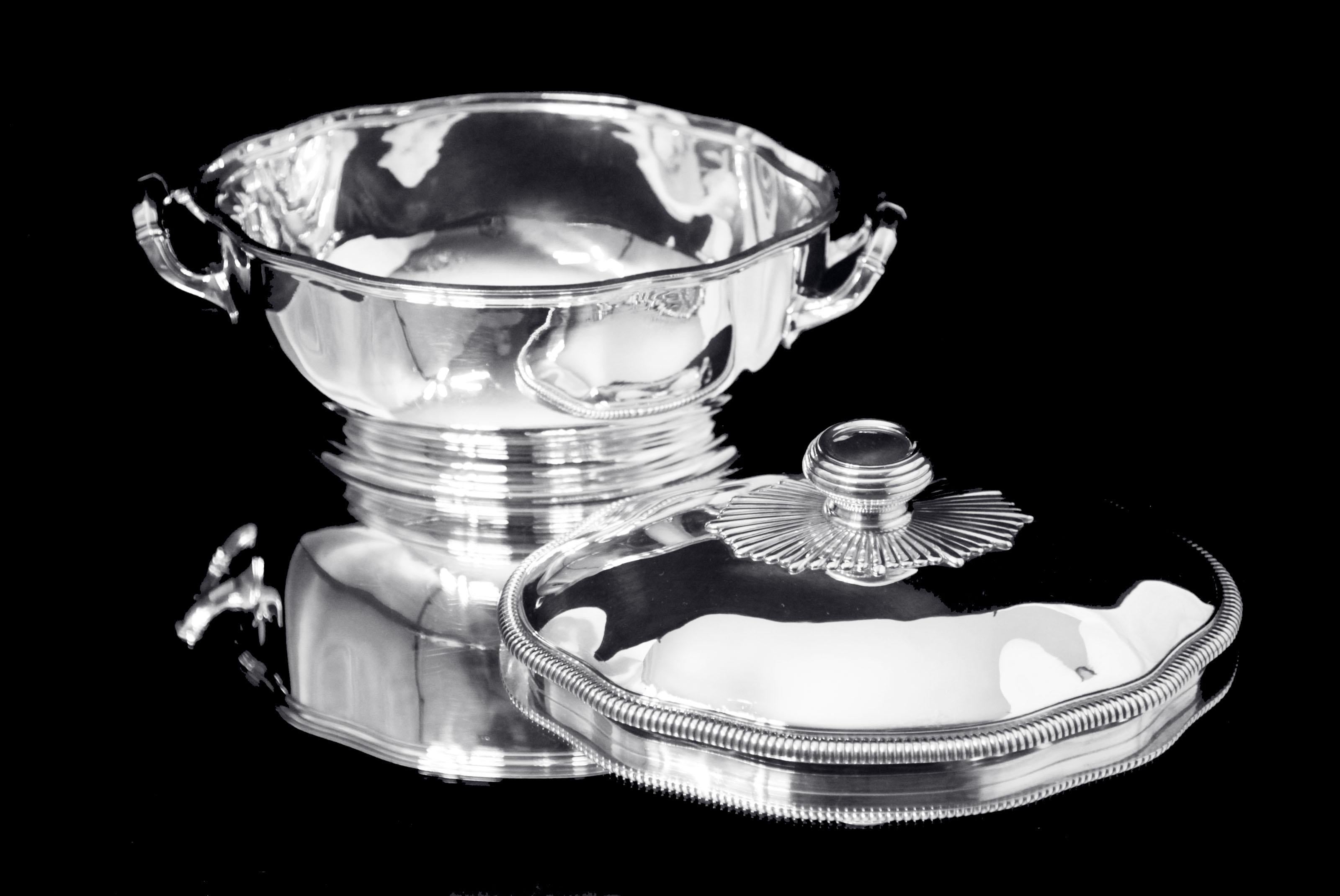 Puiforcat (Hermes) - 4pc. Antique French 950 Sterling Silver Covered Tureen For Sale 4