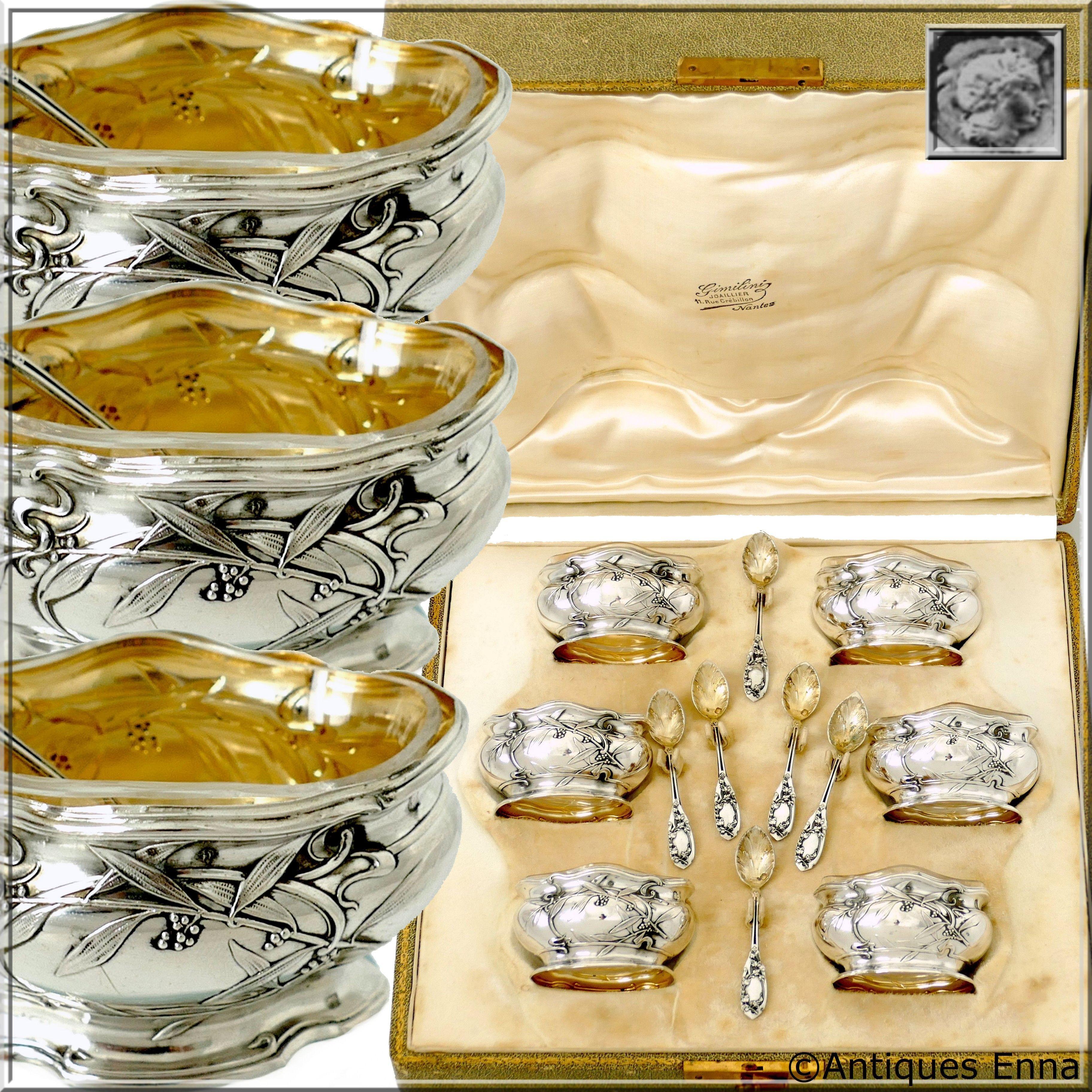 Head of Minerve 1 st titre for 950/1000 on salt cellars and spoons for 950/1000 French sterling silver vermeil guarantee. The quality of the gold used to recover sterling silver is a minimum of 750 mils (18K).

Rare French sterling silver salt