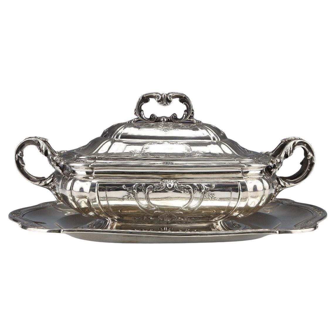 Puiforcat - Vegetable Dish And Its Display Stand In Solid Silver, Late 19th For Sale