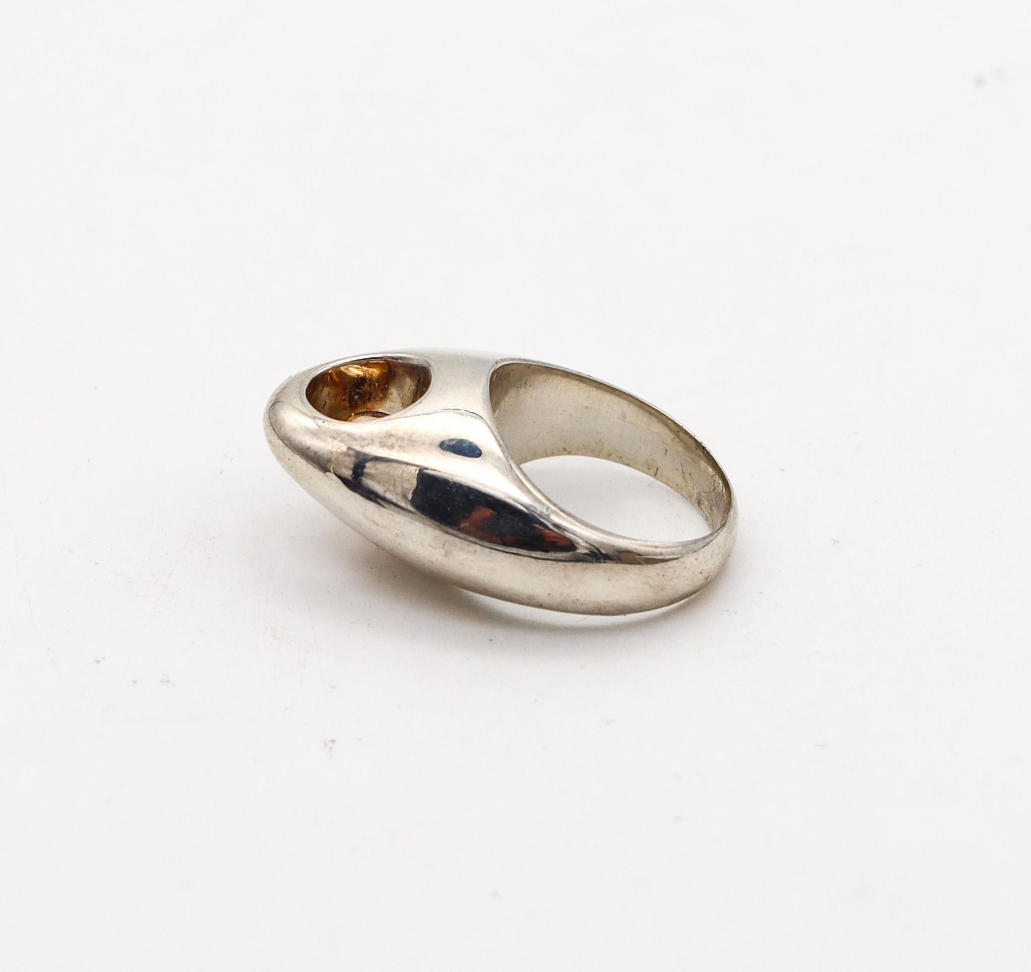 Puig Doria 1970 Barcelona Modernist Cocktail Ring 18Kt Gold And Sterling Silver In Excellent Condition In Miami, FL