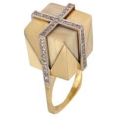 Puig Doria 1970 Geometric Sculptural Ring 18Kt Gold with Cubic Carving & Diamond